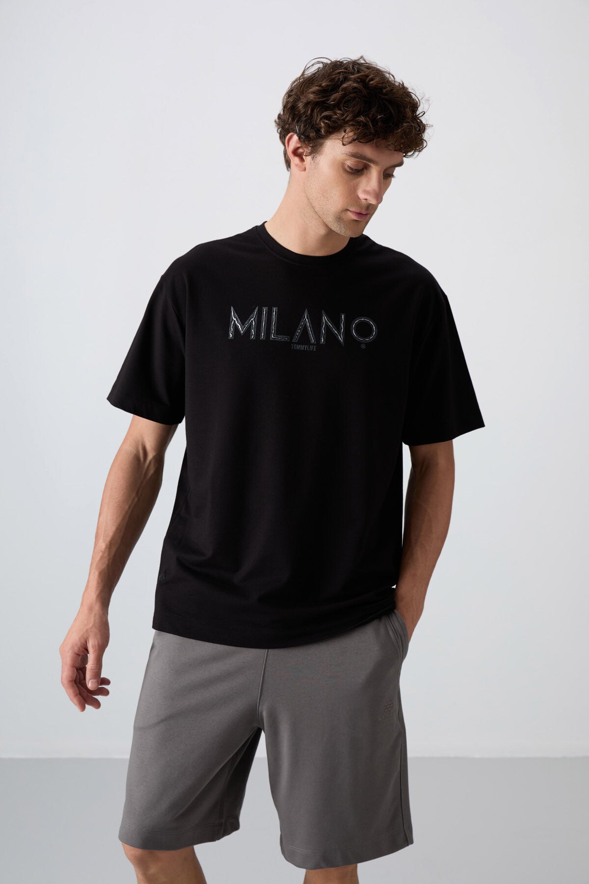 Image of Siyah Pamuklu Kalın Yumuşak Dokulu Oversize Fit Baskılı Erkek T-Shirt - 88345