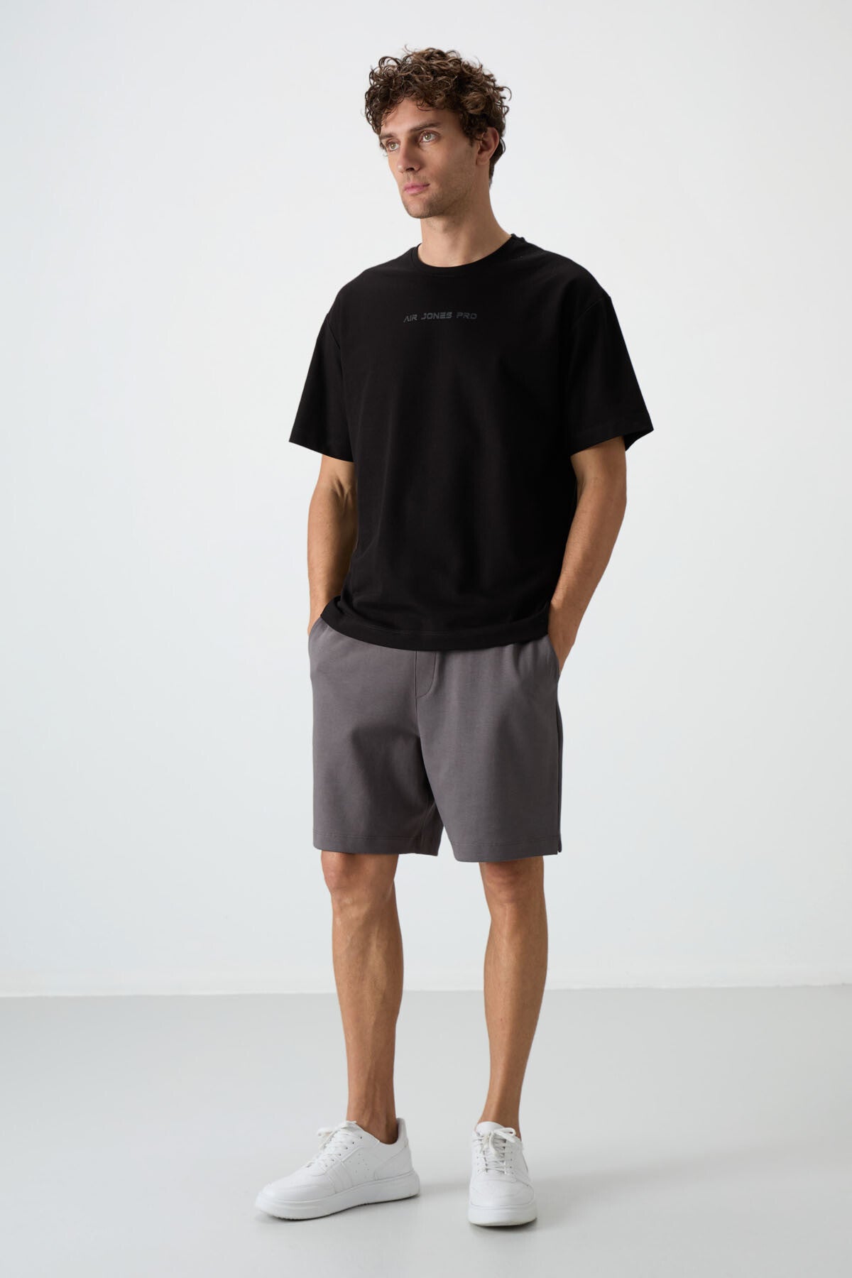 Image of Siyah Pamuklu Kalın Yüzeyi Dokulu Oversize Fit  Baskılı Erkek T-Shirt - 88364