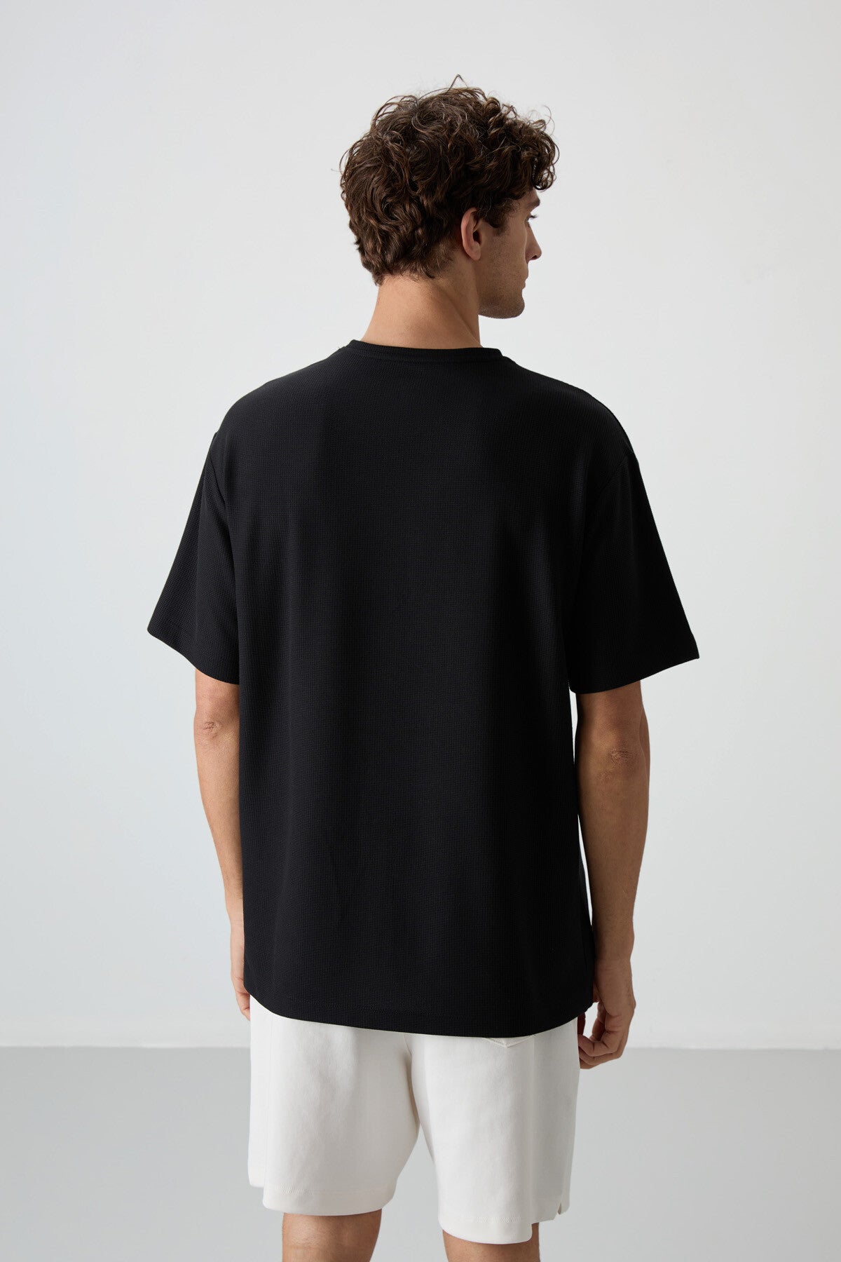 Image of Siyah Waffle İnterlok Yüzeyi Dokulu Oversize Fit Basic Erkek T-Shirt - 88379