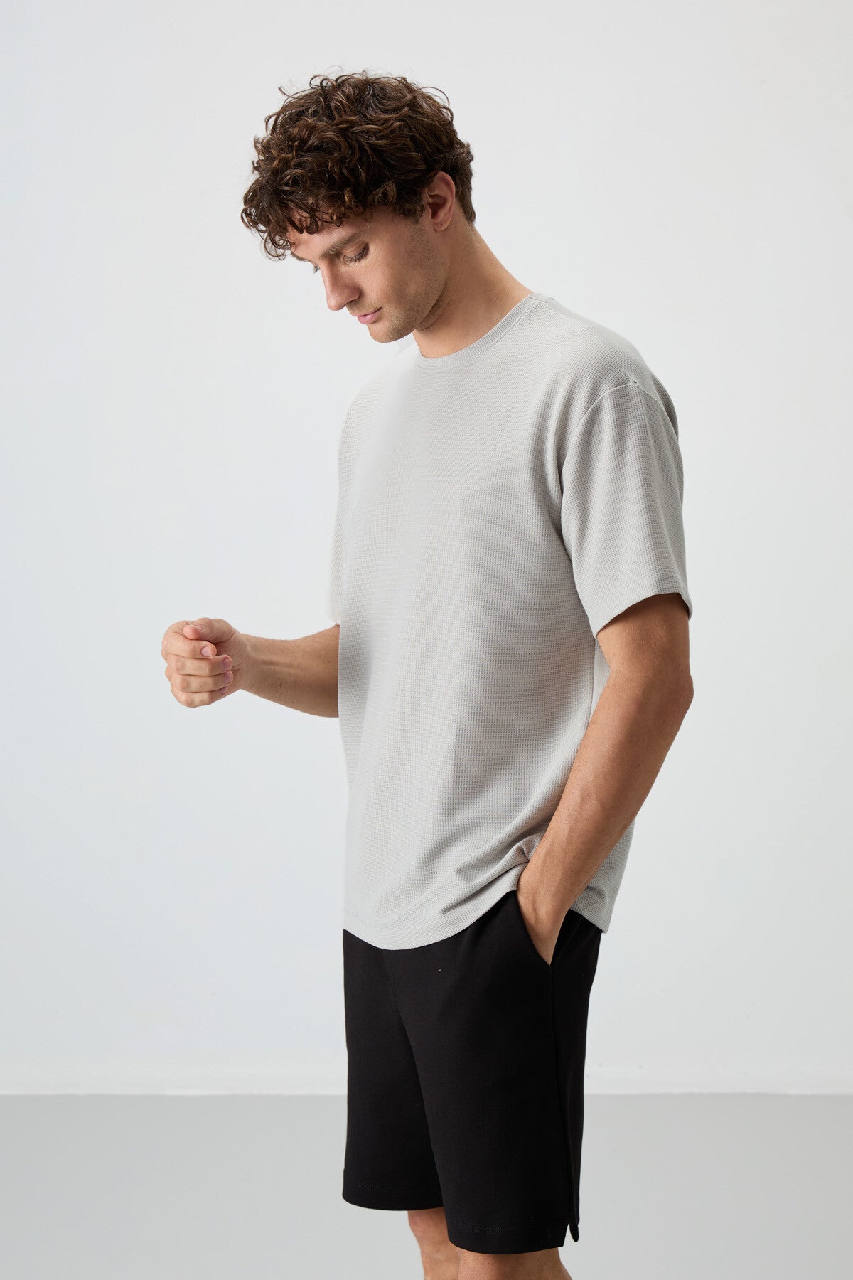 Image of Taş Waffle İnterlok Yüzeyi Dokulu Oversize Fit Basic Erkek T-Shirt - 88379