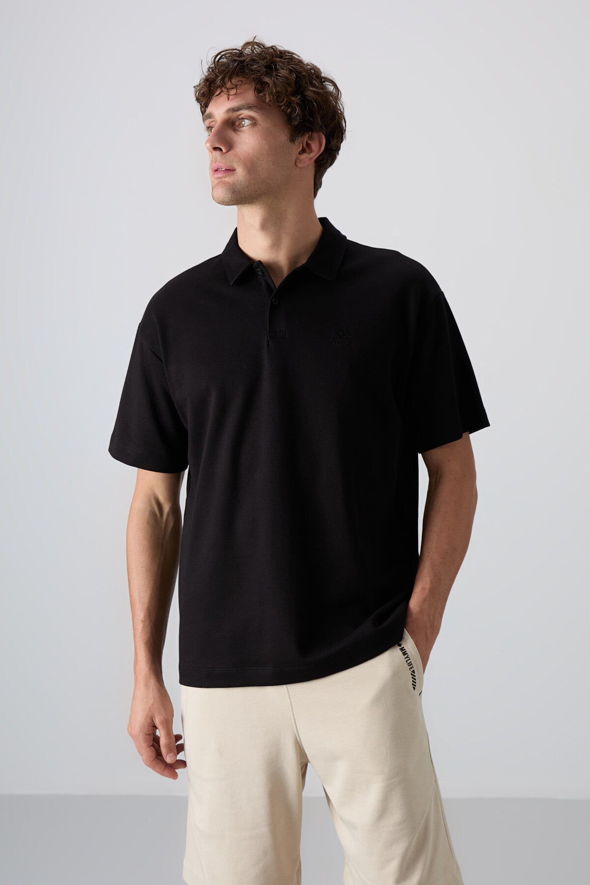 Image of Siyah Pamuklu Kalın Yumuşak Dokulu Oversize Fit Basic Polo Yaka Erkek T-Shirt - 88327