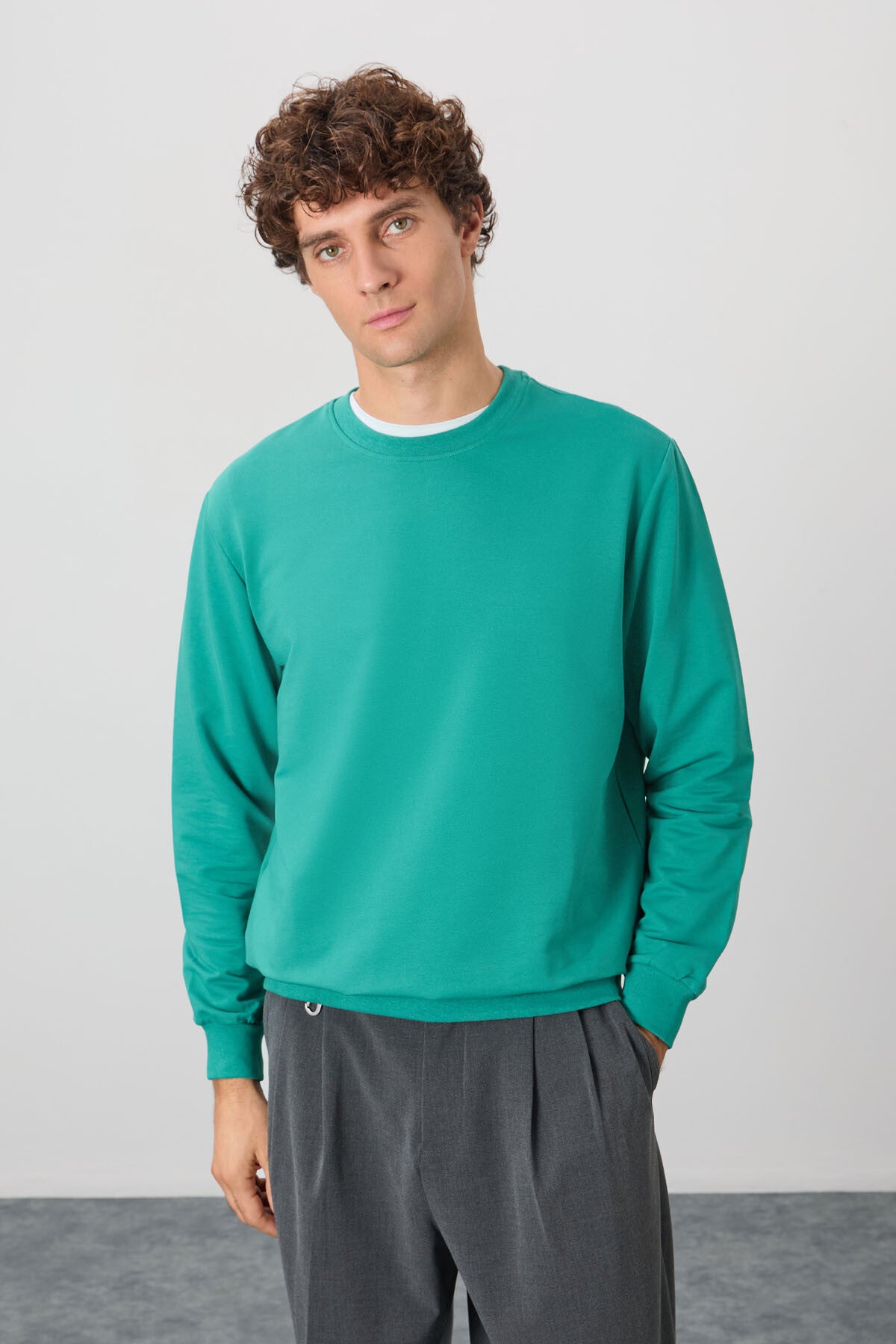 Image of Deniz Yeşili Pamuk Yumuşak Dokulu Standart Fit Basic Erkek Sweatshirt - 88363