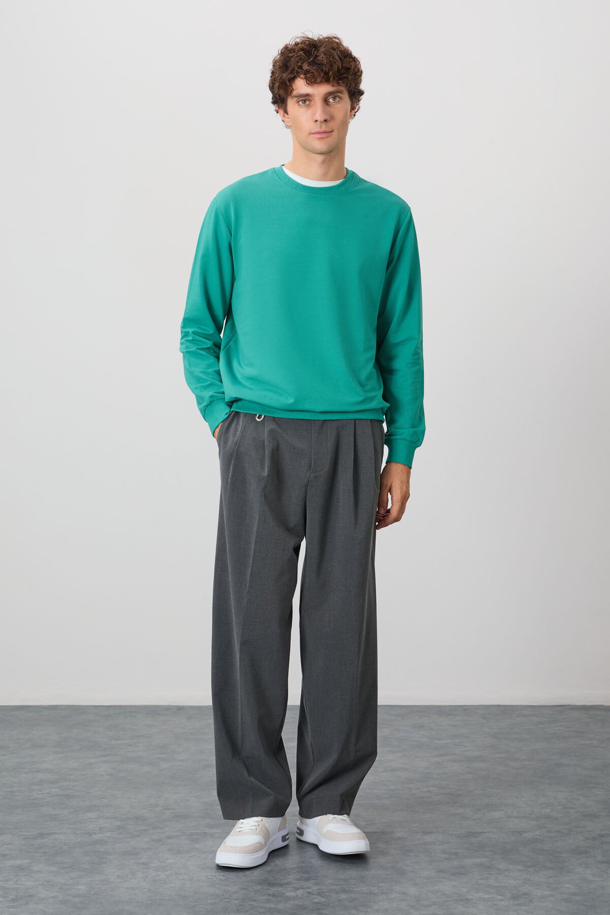 Image of Deniz Yeşili Pamuk Yumuşak Dokulu Standart Fit Basic Erkek Sweatshirt - 88363