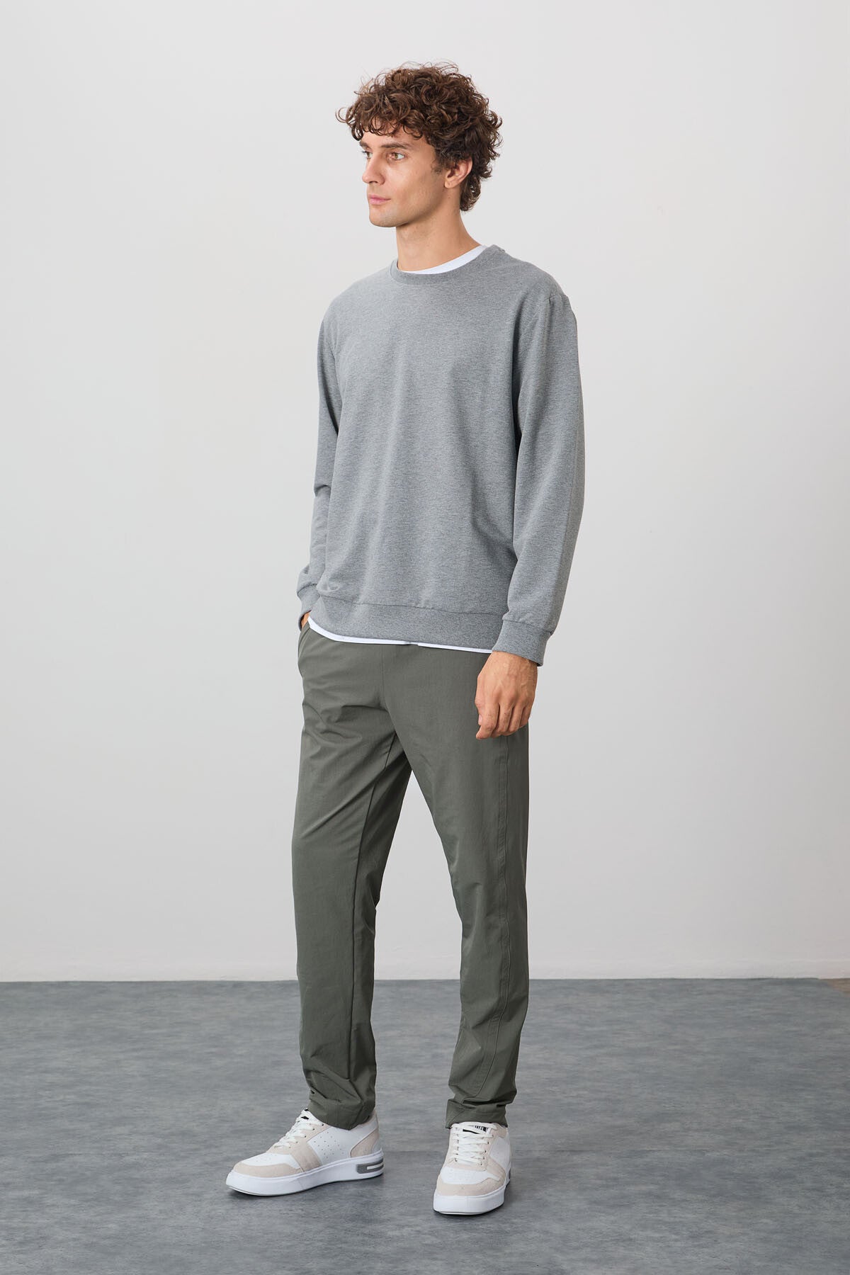 Image of Gri Melanj Pamuk Yumuşak Dokulu Standart Fit Basic Erkek Sweatshirt - 88363