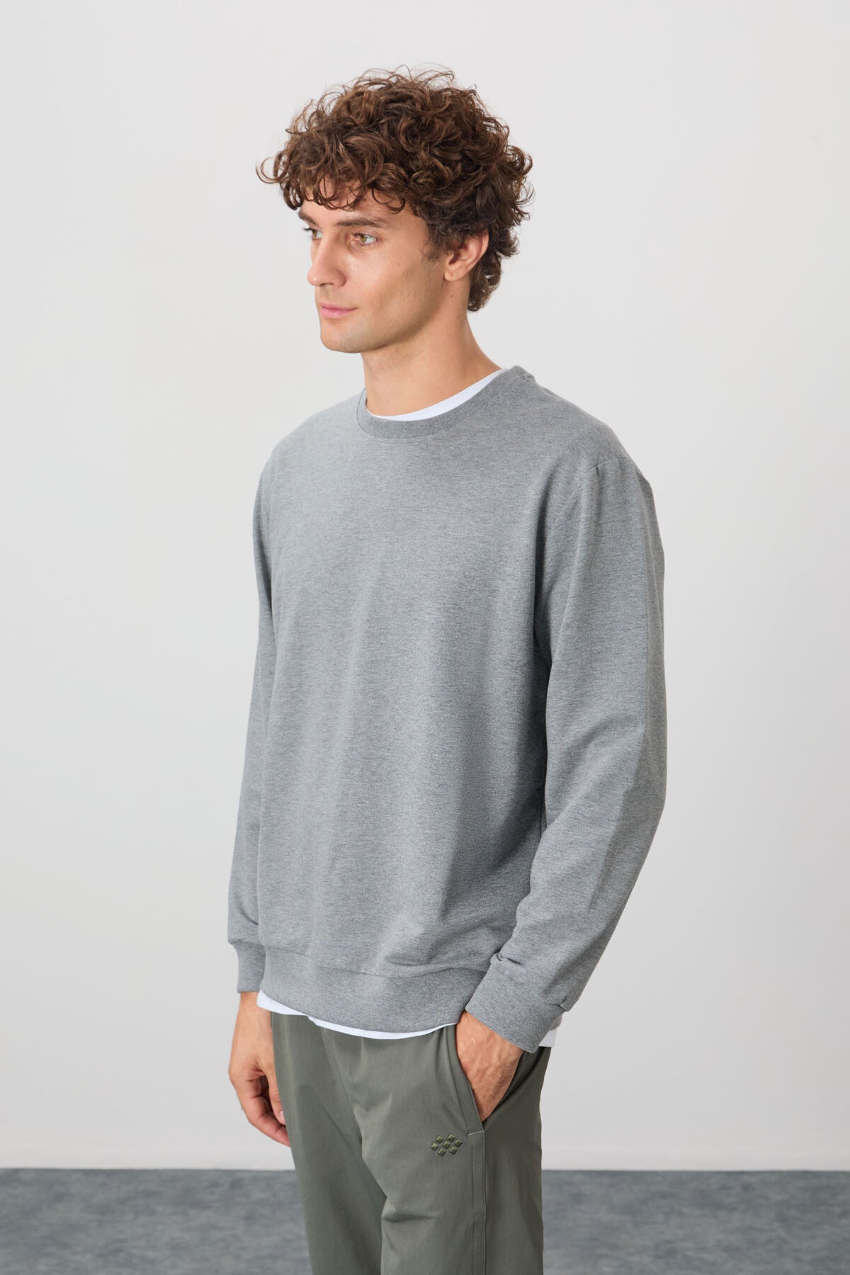 Image of Gri Melanj Pamuk Yumuşak Dokulu Standart Fit Basic Erkek Sweatshirt - 88363