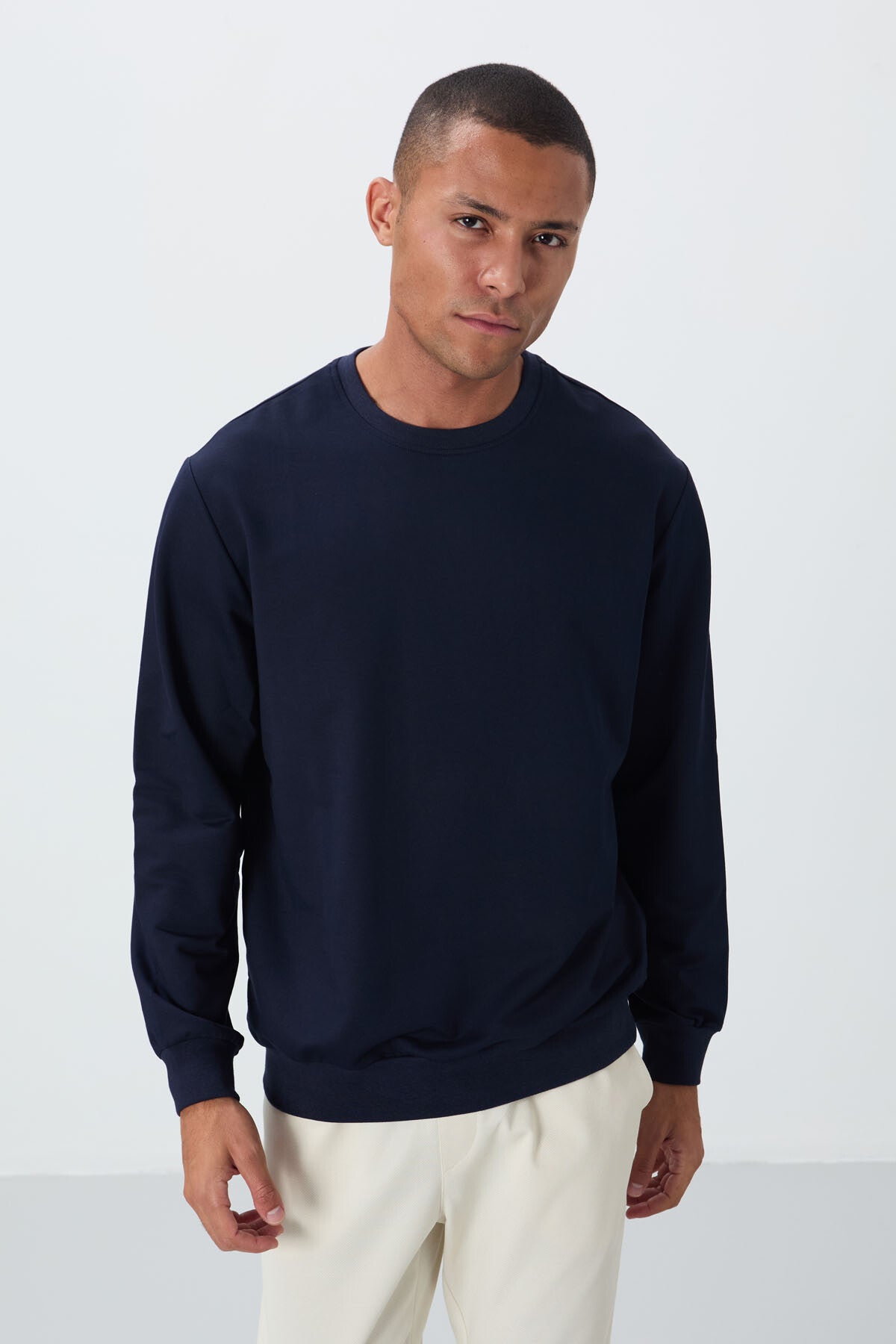 Image of İndigo Pamuk Yumuşak Dokulu Standart Fit Basic Erkek Sweatshirt - 88363