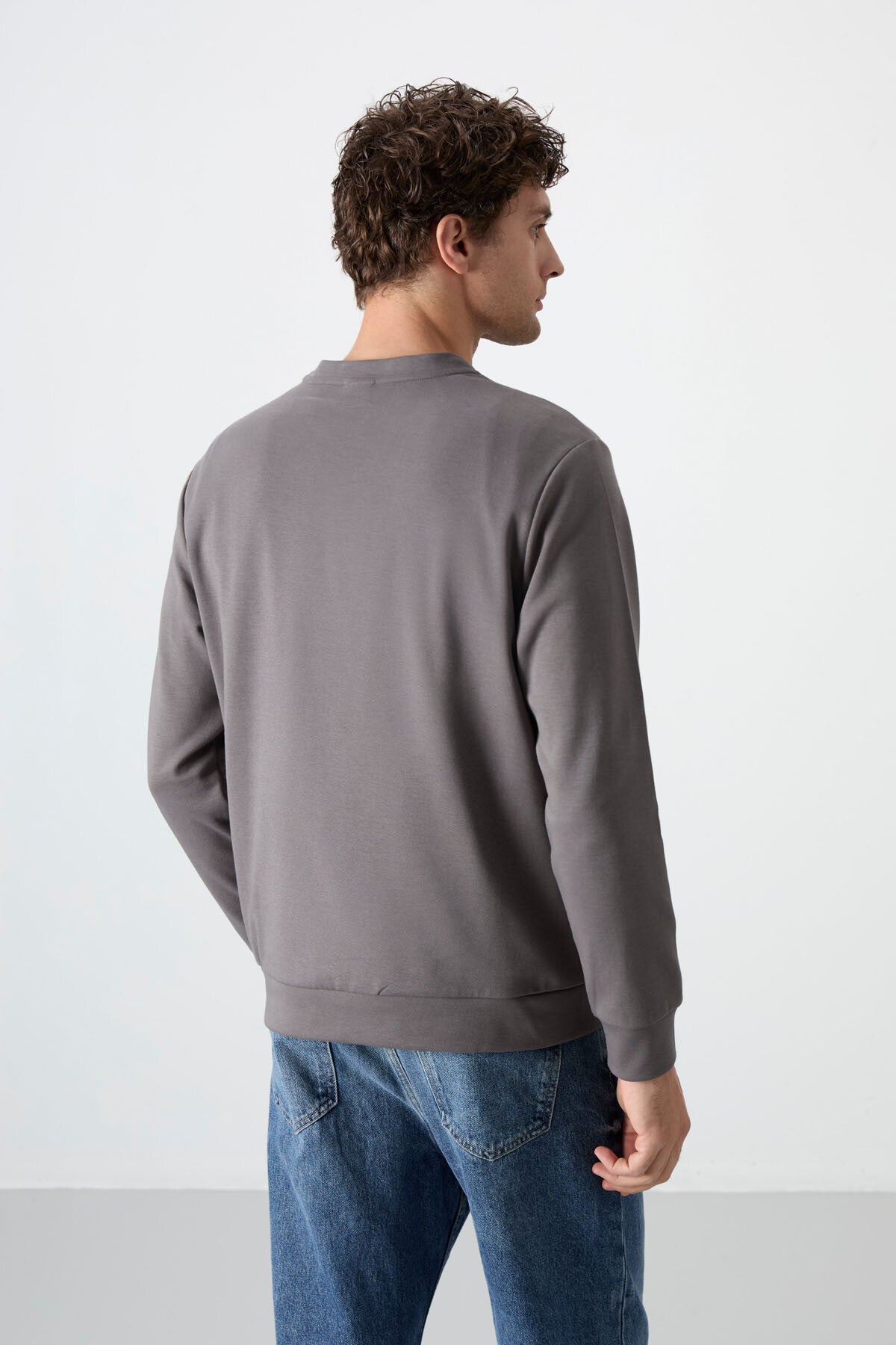 Image of Koyu Gri Basic O Yaka Rahat Form Erkek Sweatshirt - 88053