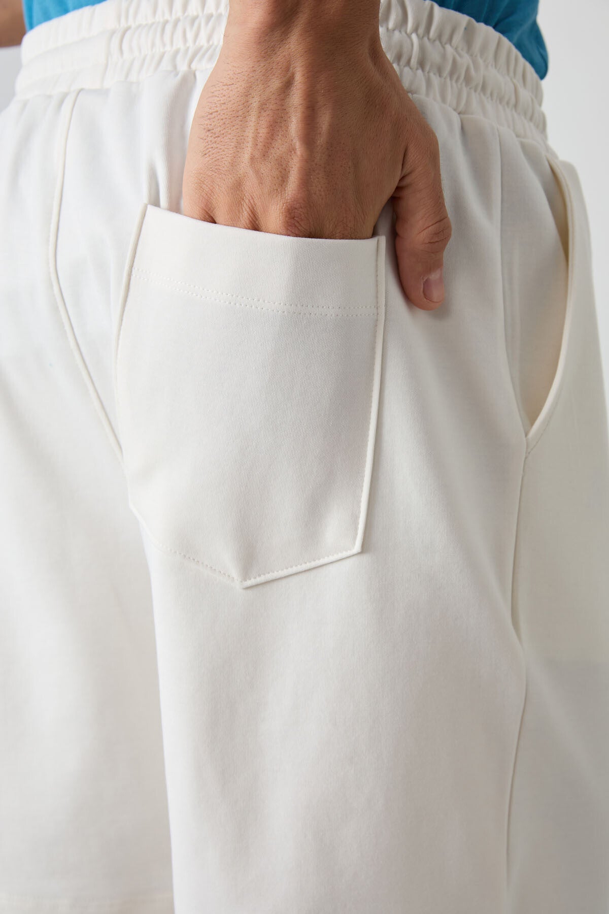Image of Ekru Pamuklu Kalın Yumuşak Dokulu Comfort Fit Basic Erkek Şort - 81274