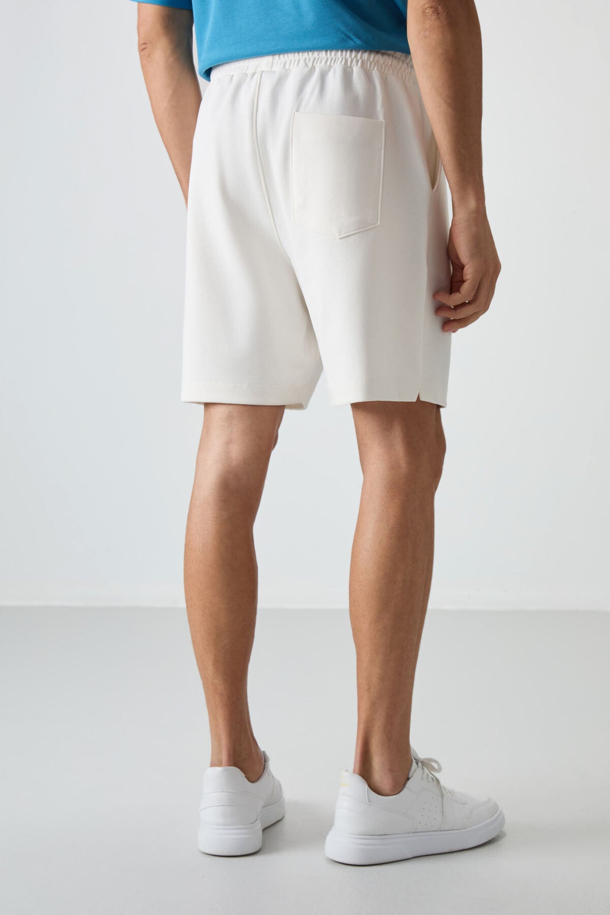 Image of Ekru Pamuklu Kalın Yumuşak Dokulu Comfort Fit Basic Erkek Şort - 81274