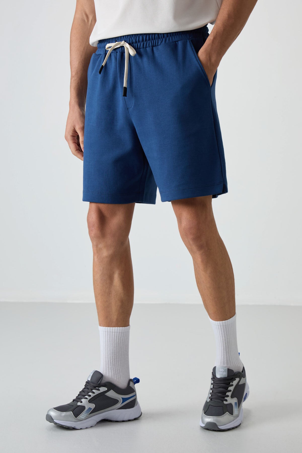 Image of Pantaloni scurți bărbătești din bumbac gros, moale, texturat, confortabili, croială simplă - 81274