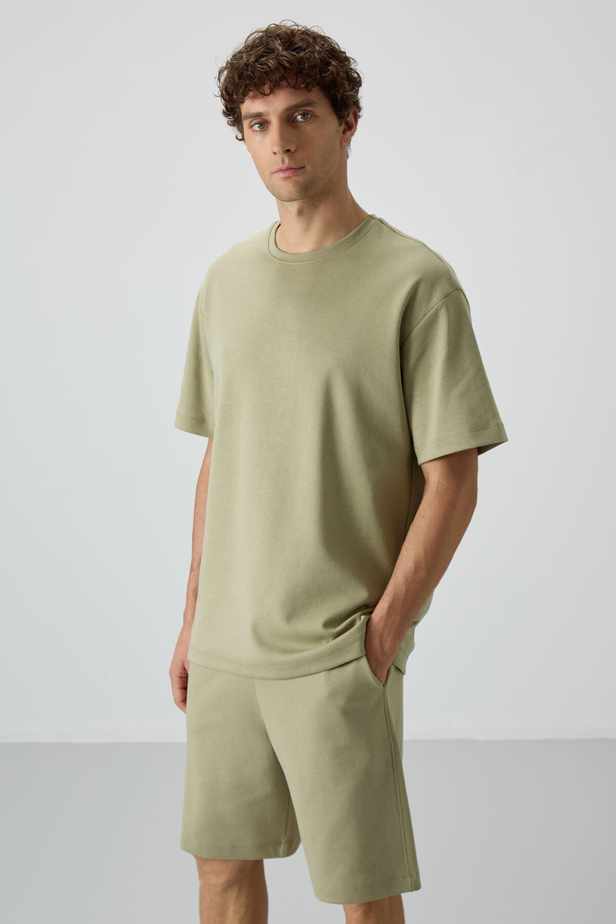 Image of Açık Çağla Pamuklu Kalın Yumuşak Dokulu Oversize Fit Basic Erkek Şort Takım - 85249