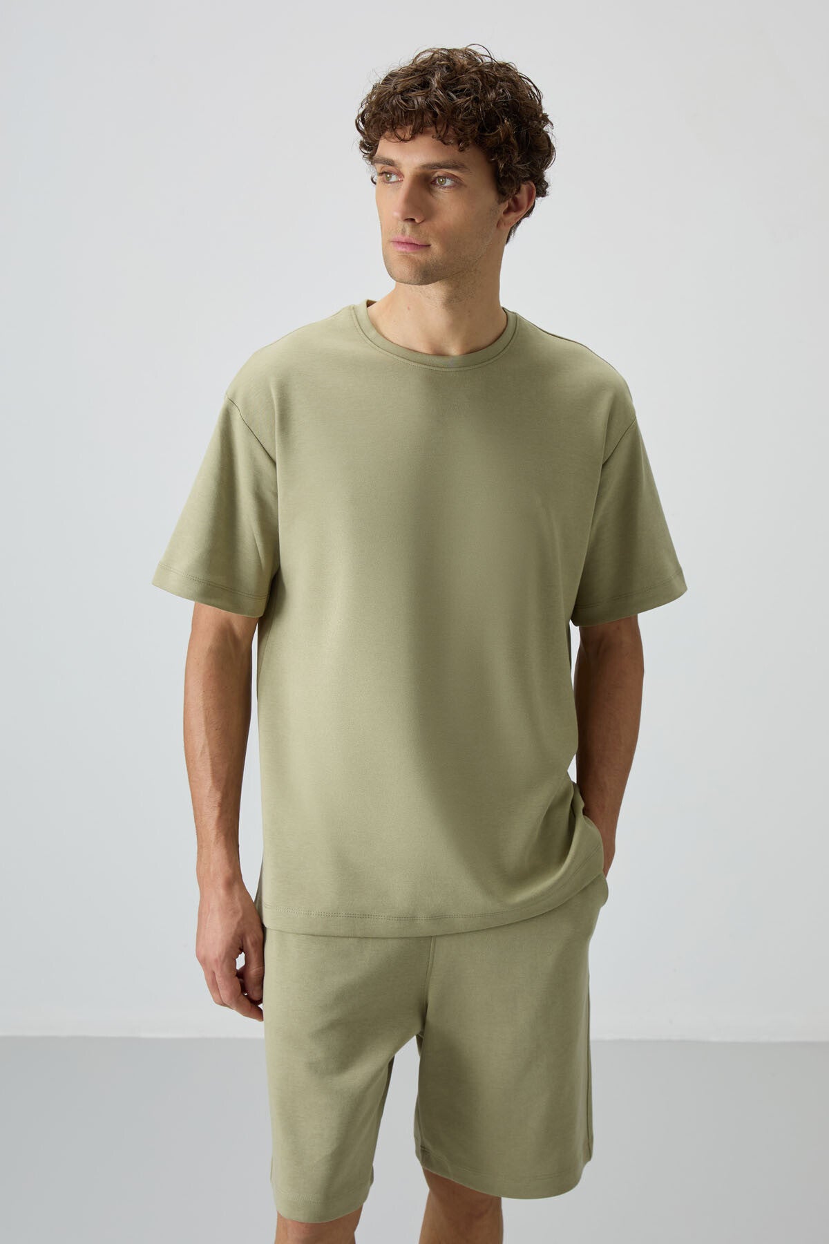 Image of Açık Çağla Pamuklu Kalın Yumuşak Dokulu Oversize Fit Basic Erkek Şort Takım - 85249