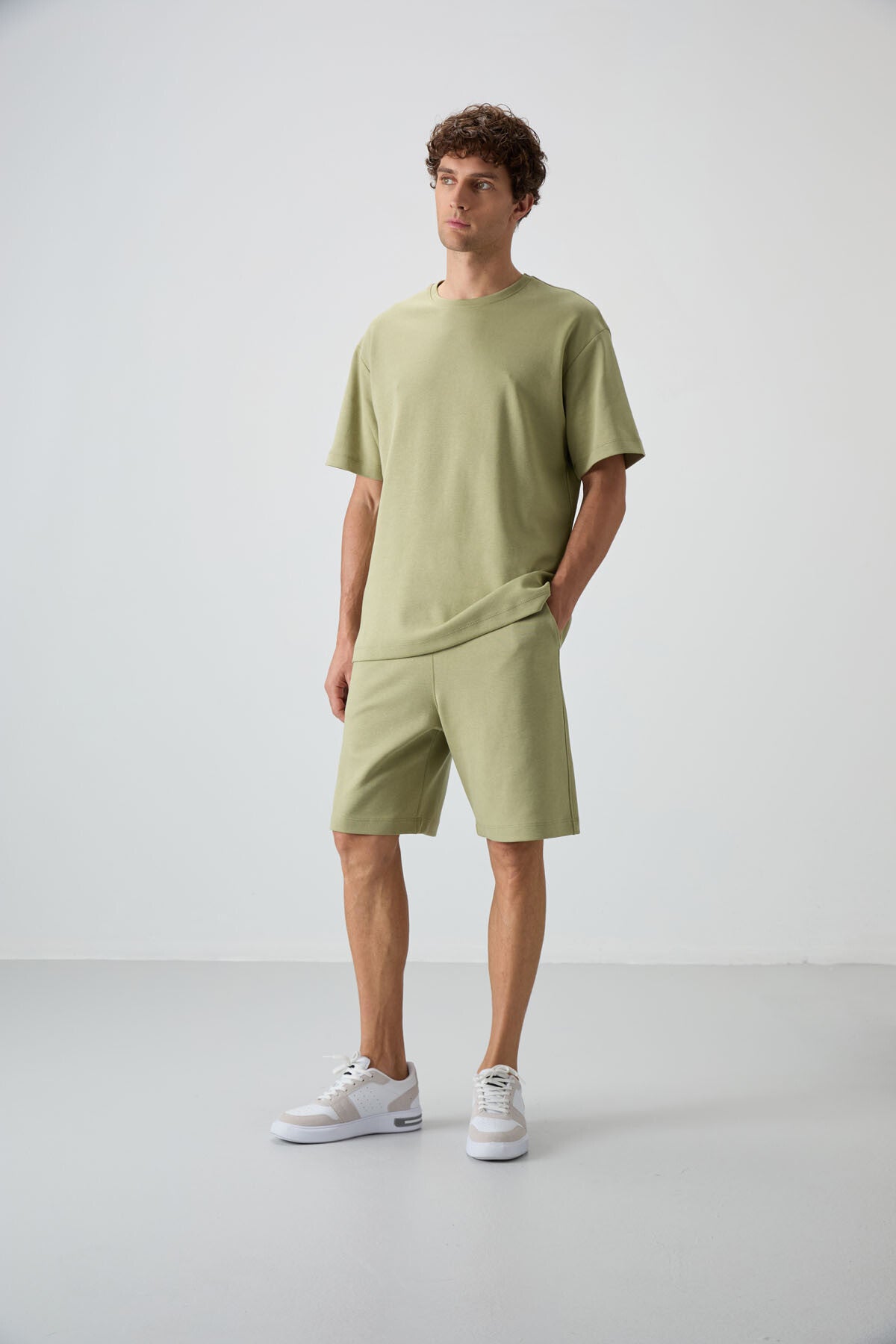 Image of Açık Çağla Pamuklu Kalın Yumuşak Dokulu Oversize Fit Basic Erkek Şort Takım - 85249