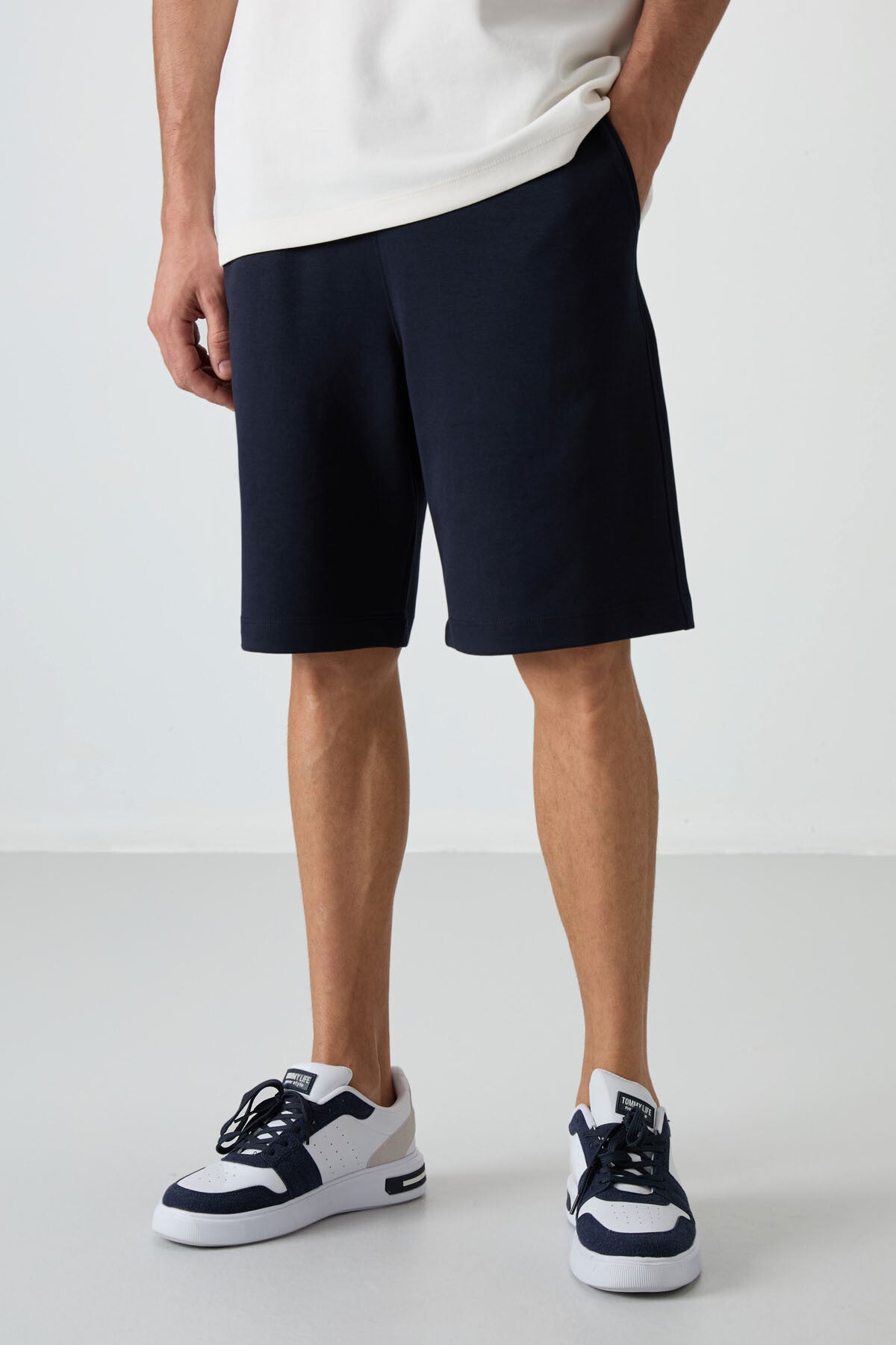 Image of Ekru - Lacivert Pamuklu Kalın Yumuşak Dokulu Oversize Fit Basic Erkek Şort Takım - 85249
