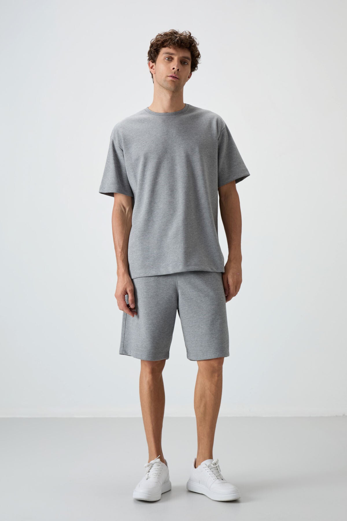 Image of Gri Melanj Pamuklu Kalın Yumuşak Dokulu Oversize Fit Basic Erkek Şort Takım - 85249