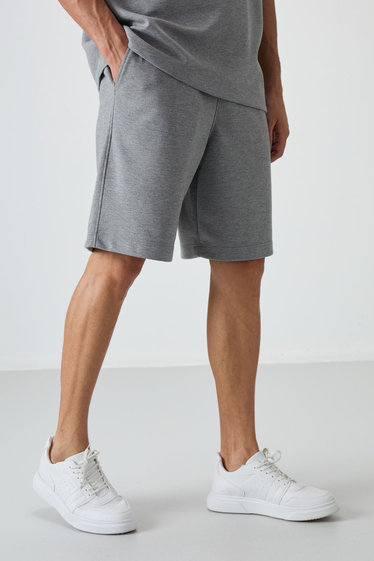 Image of Gri Melanj Pamuklu Kalın Yumuşak Dokulu Oversize Fit Basic Erkek Şort Takım - 85249