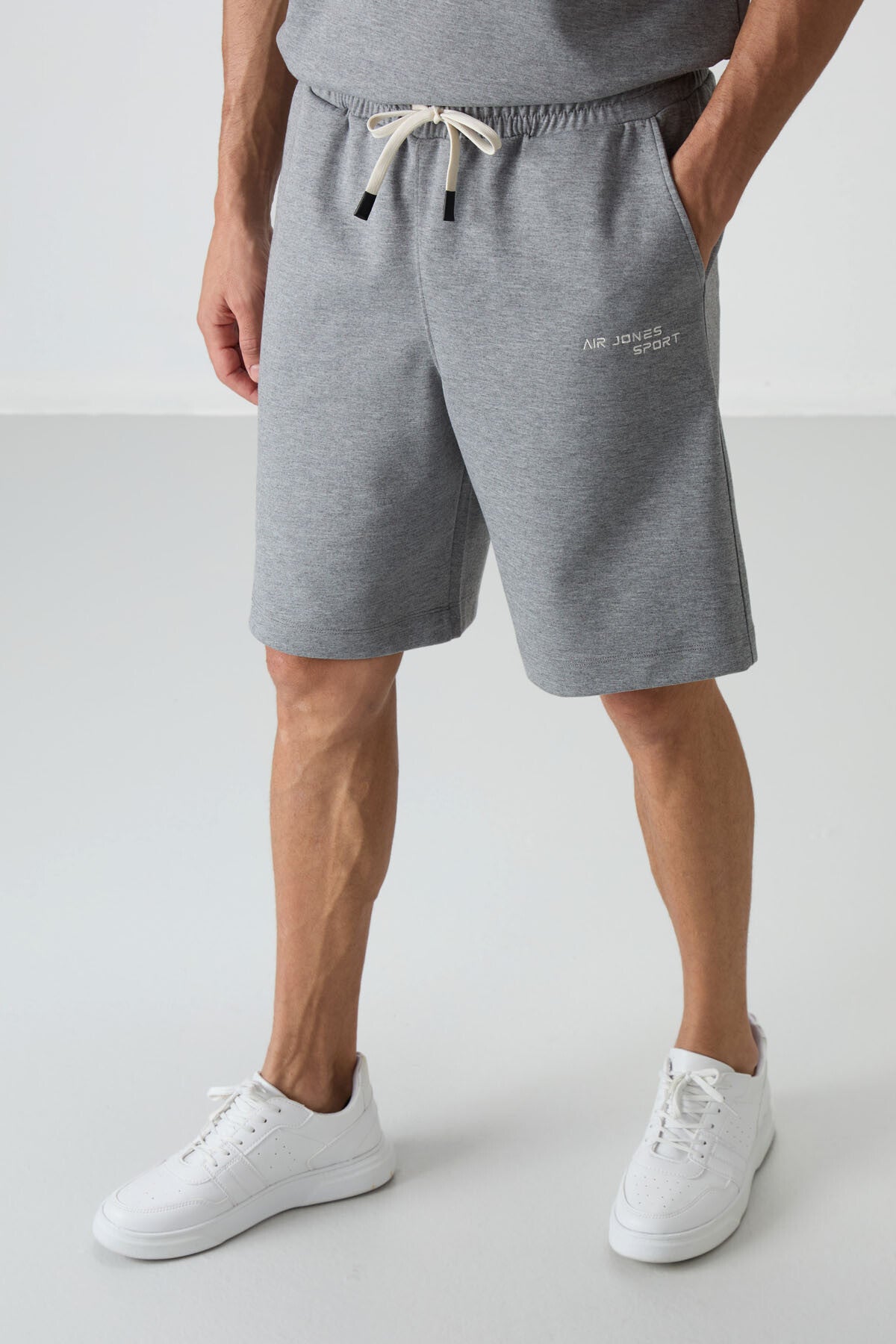 Image of Gri Melanj Pamuklu Kalın Yumuşak Dokulu Oversize Fit Nakışlı Erkek Şort Takım - 85250