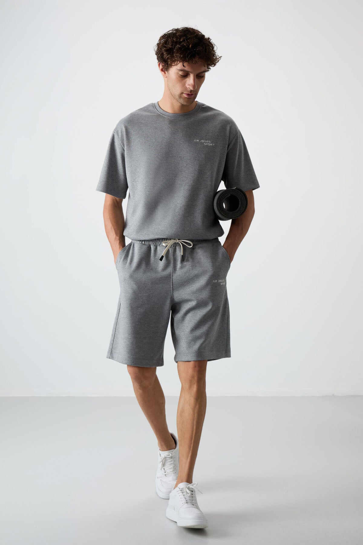 Image of Gri Melanj Pamuklu Kalın Yumuşak Dokulu Oversize Fit Nakışlı Erkek Şort Takım - 85250