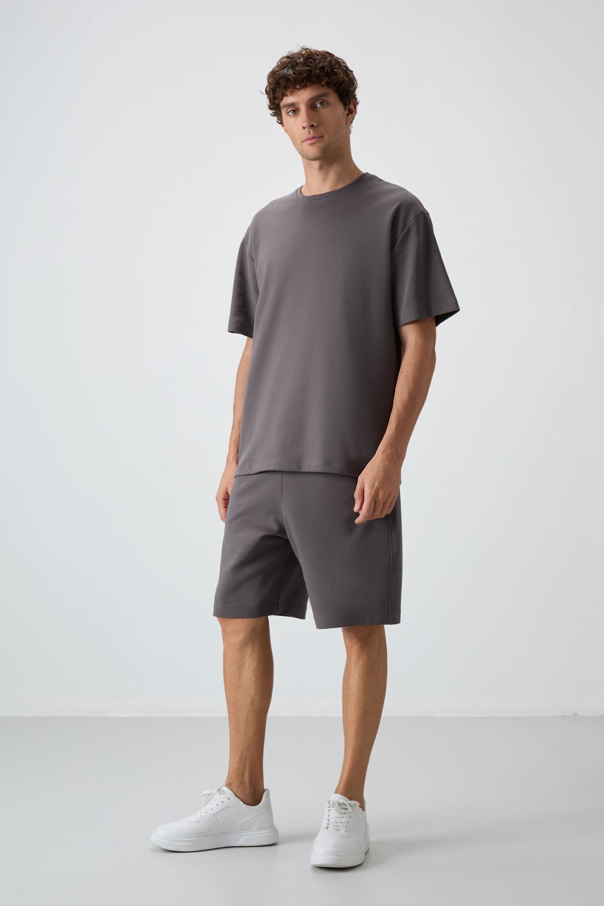 Image of Koyu Gri Pamuklu Kalın Yumuşak Dokulu Oversize Fit Basic Erkek Şort Takım - 85249
