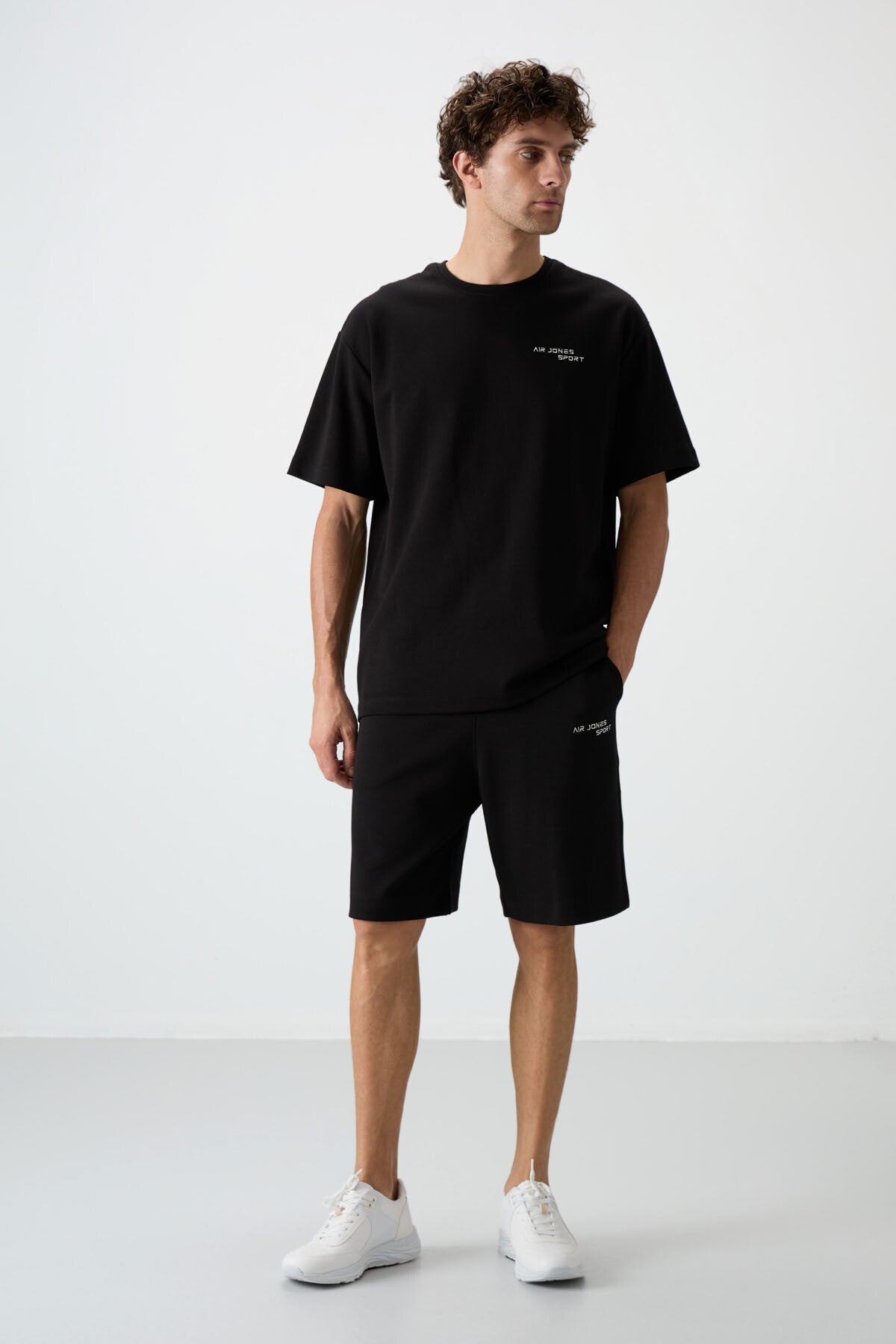 Image of Siyah Pamuklu Kalın Yumuşak Dokulu Oversize Fit Nakışlı Erkek Şort Takım - 85250