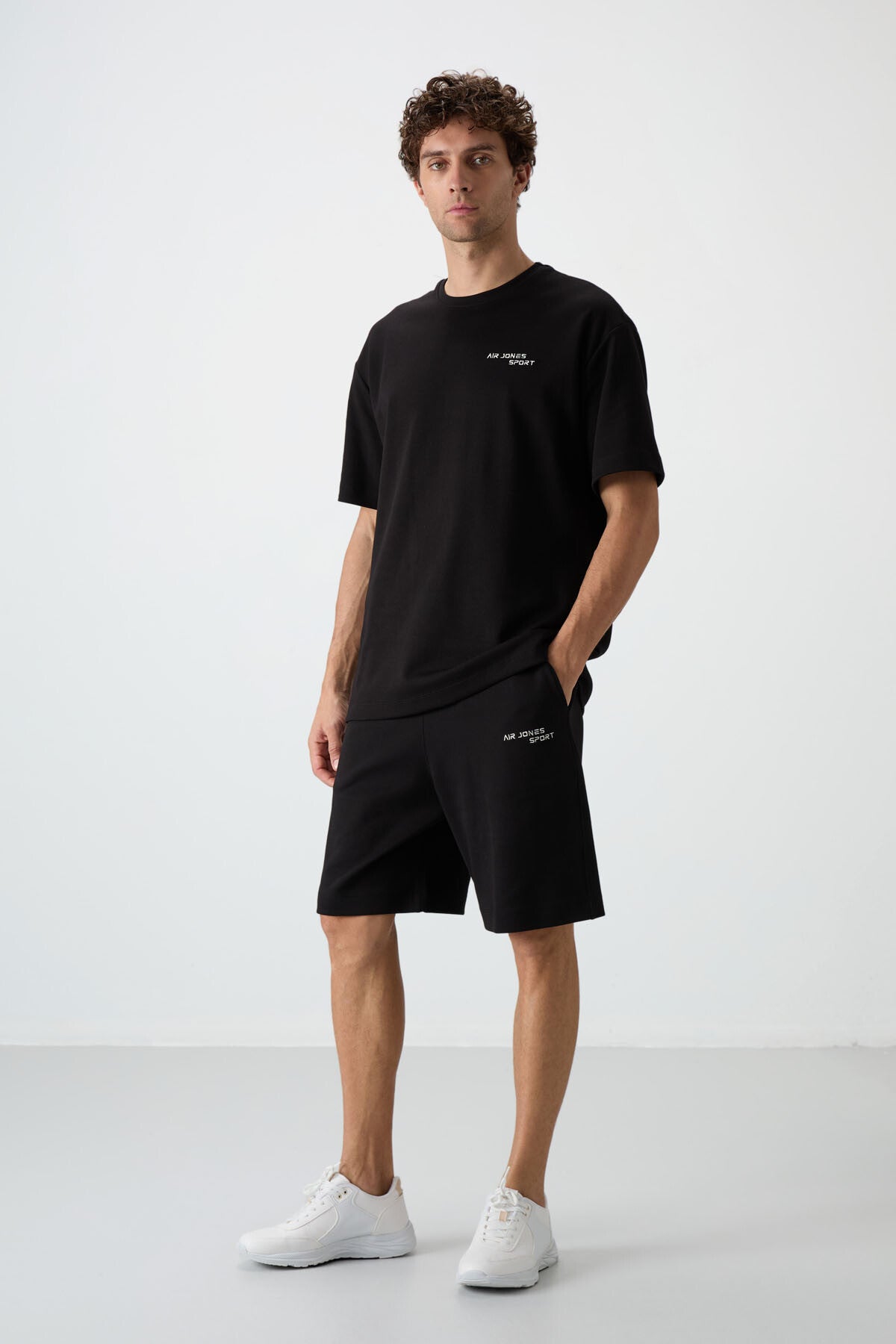 Image of Siyah Pamuklu Kalın Yumuşak Dokulu Oversize Fit Nakışlı Erkek Şort Takım - 85250