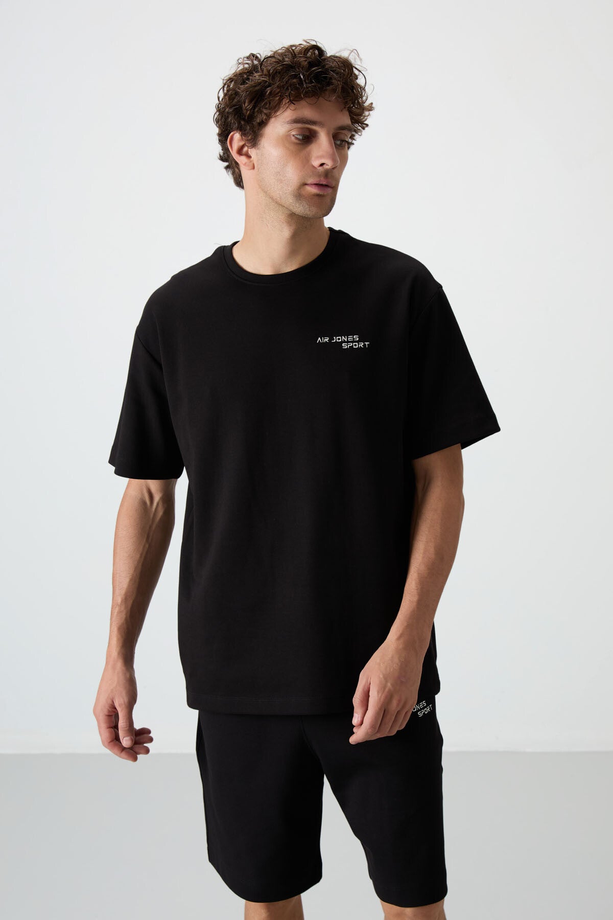 Image of Siyah Pamuklu Kalın Yumuşak Dokulu Oversize Fit Nakışlı Erkek Şort Takım - 85250