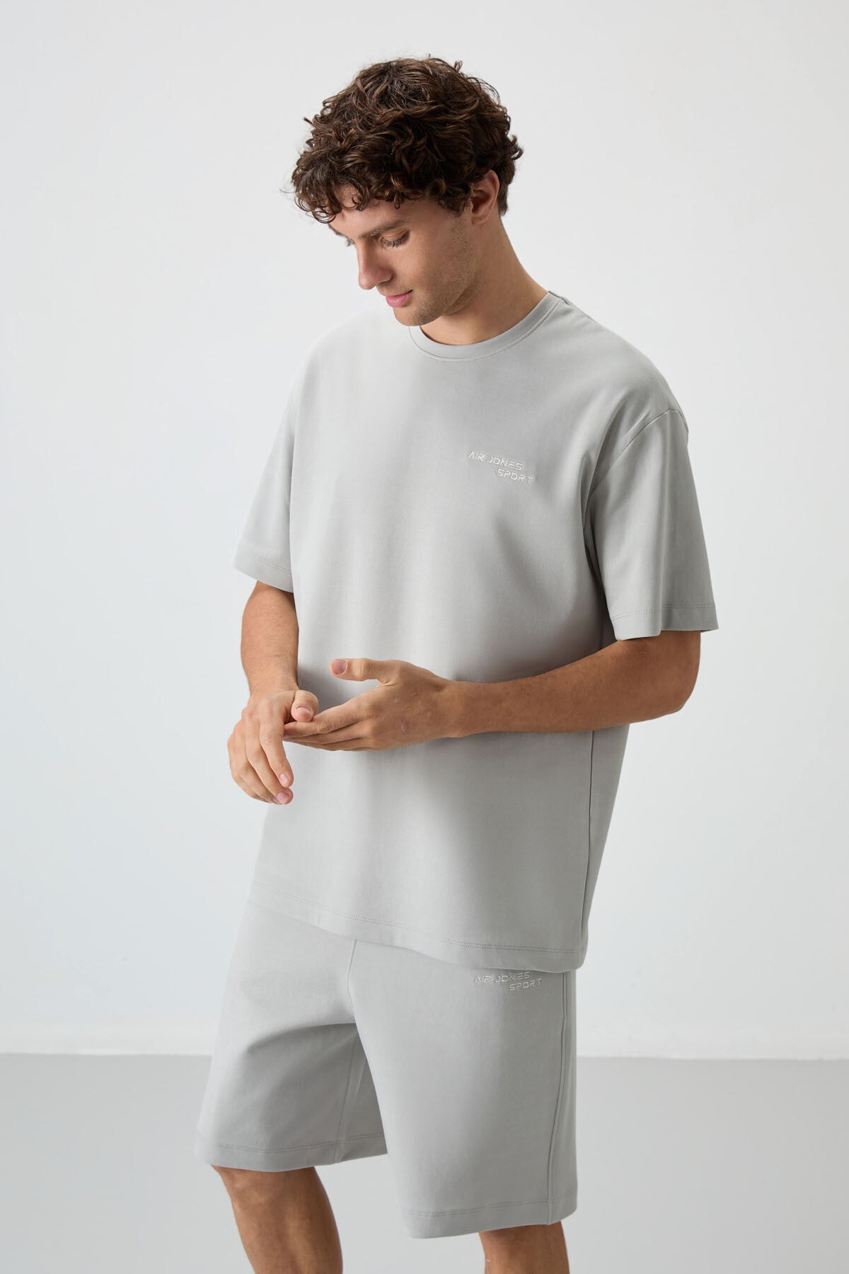 Image of Taş Pamuklu Kalın Yumuşak Dokulu Oversize Fit Nakışlı Erkek Şort Takım - 85250