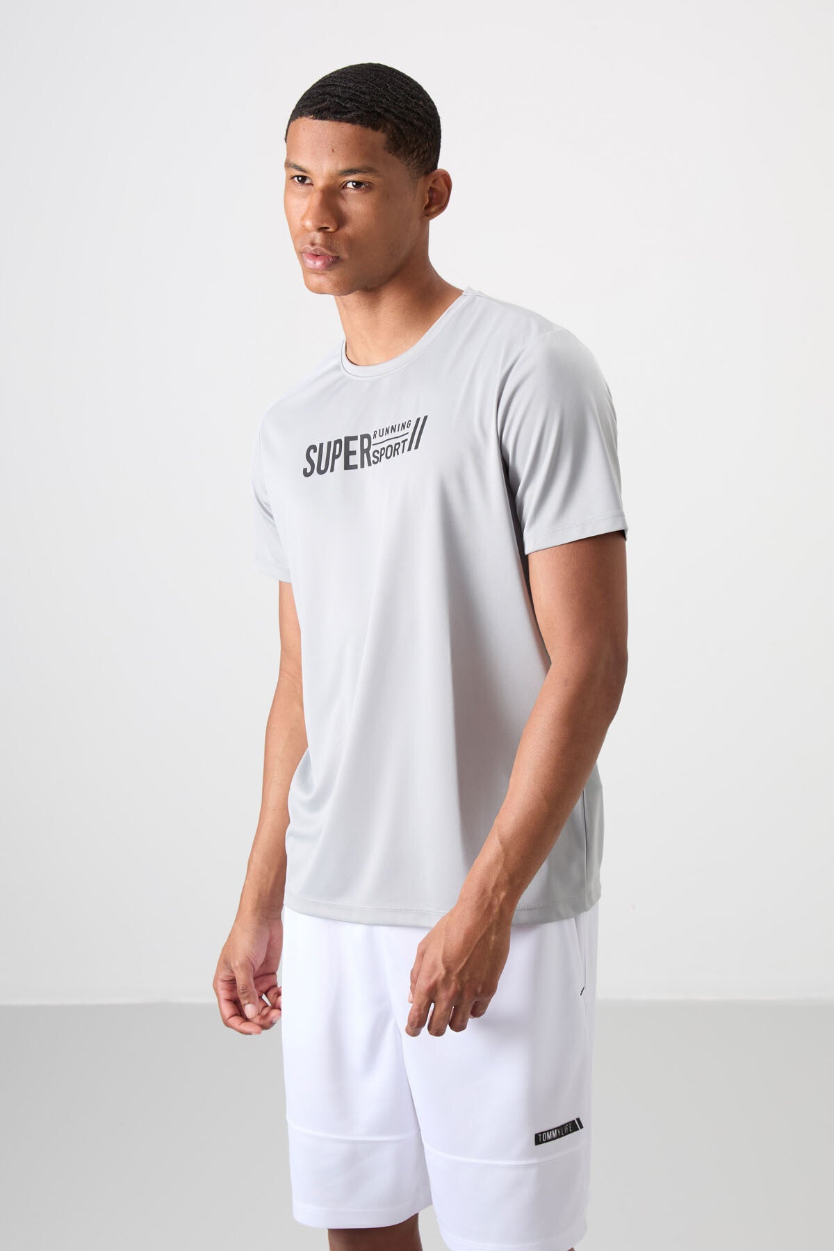 Image of Gri Nefes Alan Dokulu İnce Esnek Standart Fit Erkek Performans T-Shirt - 88385