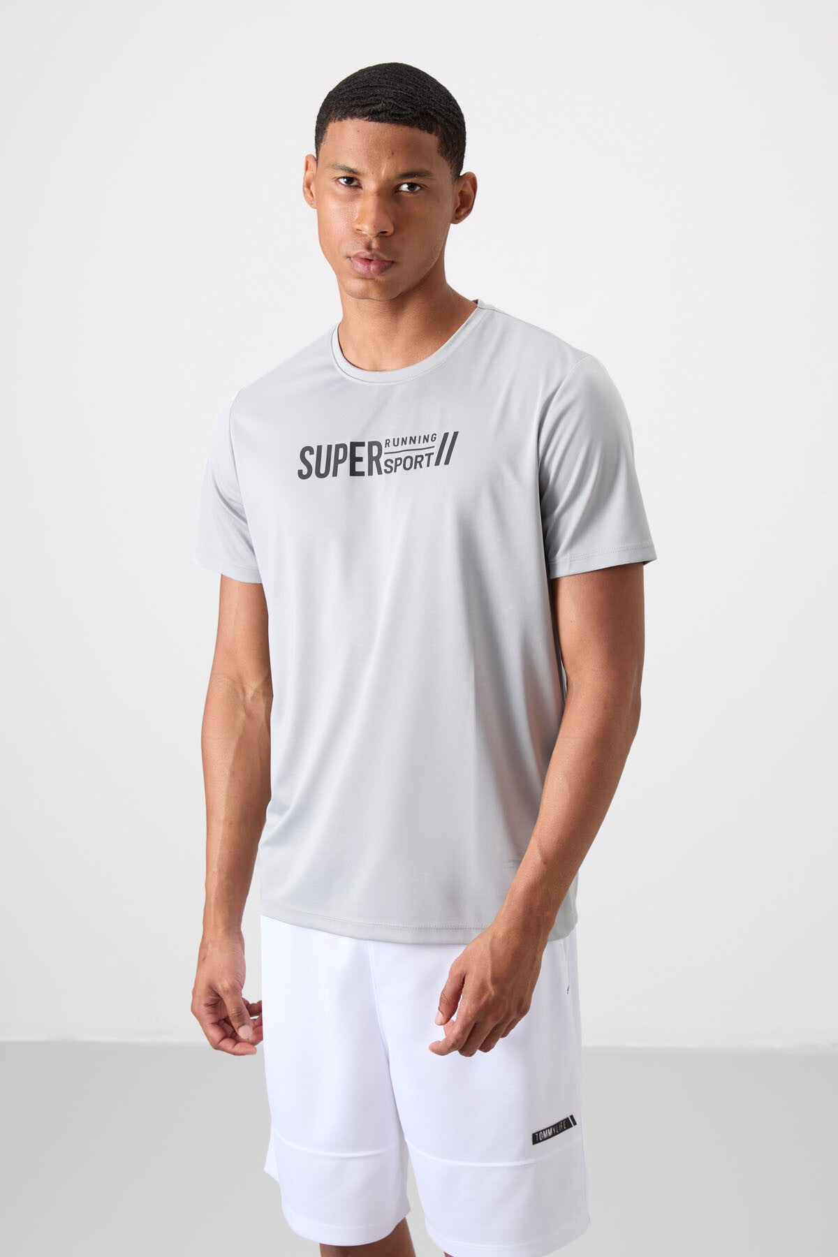 Image of Gri Nefes Alan Dokulu İnce Esnek Standart Fit Erkek Performans T-Shirt - 88385