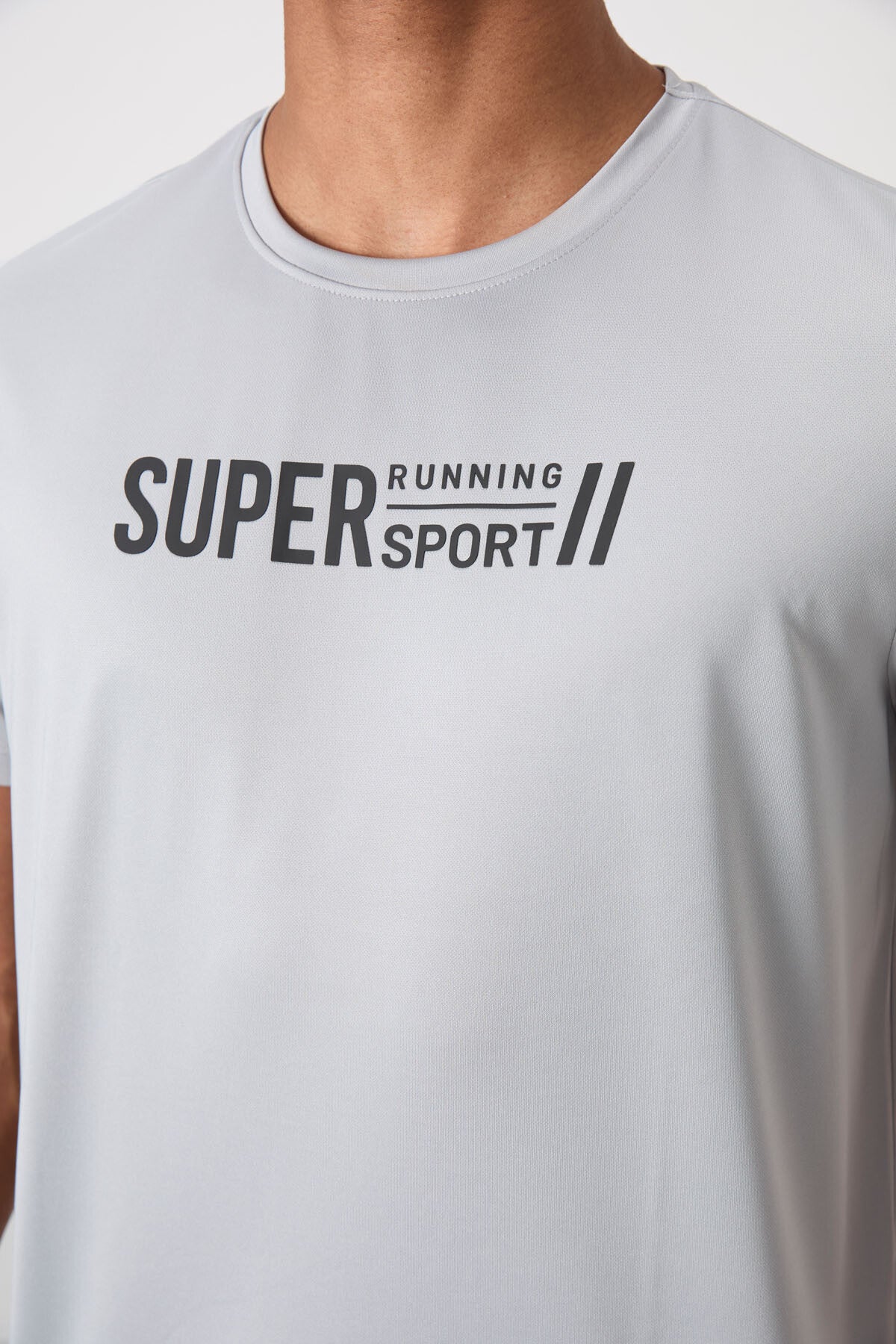 Image of Gri Nefes Alan Dokulu İnce Esnek Standart Fit Erkek Performans T-Shirt - 88385