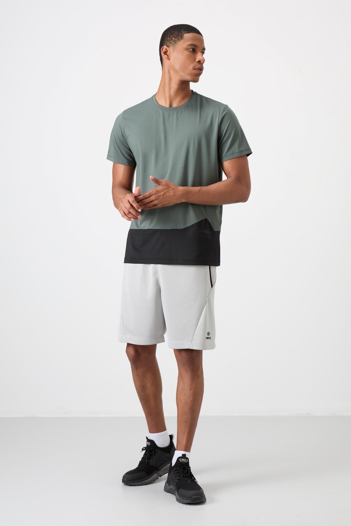 Image of Haki Nefes Alan Dokulu İnce Esnek Standart Fit Erkek Performans T-Shirt - 88383