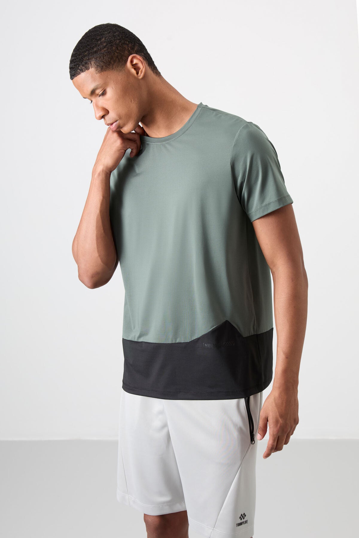 Image of Haki Nefes Alan Dokulu İnce Esnek Standart Fit Erkek Performans T-Shirt - 88383