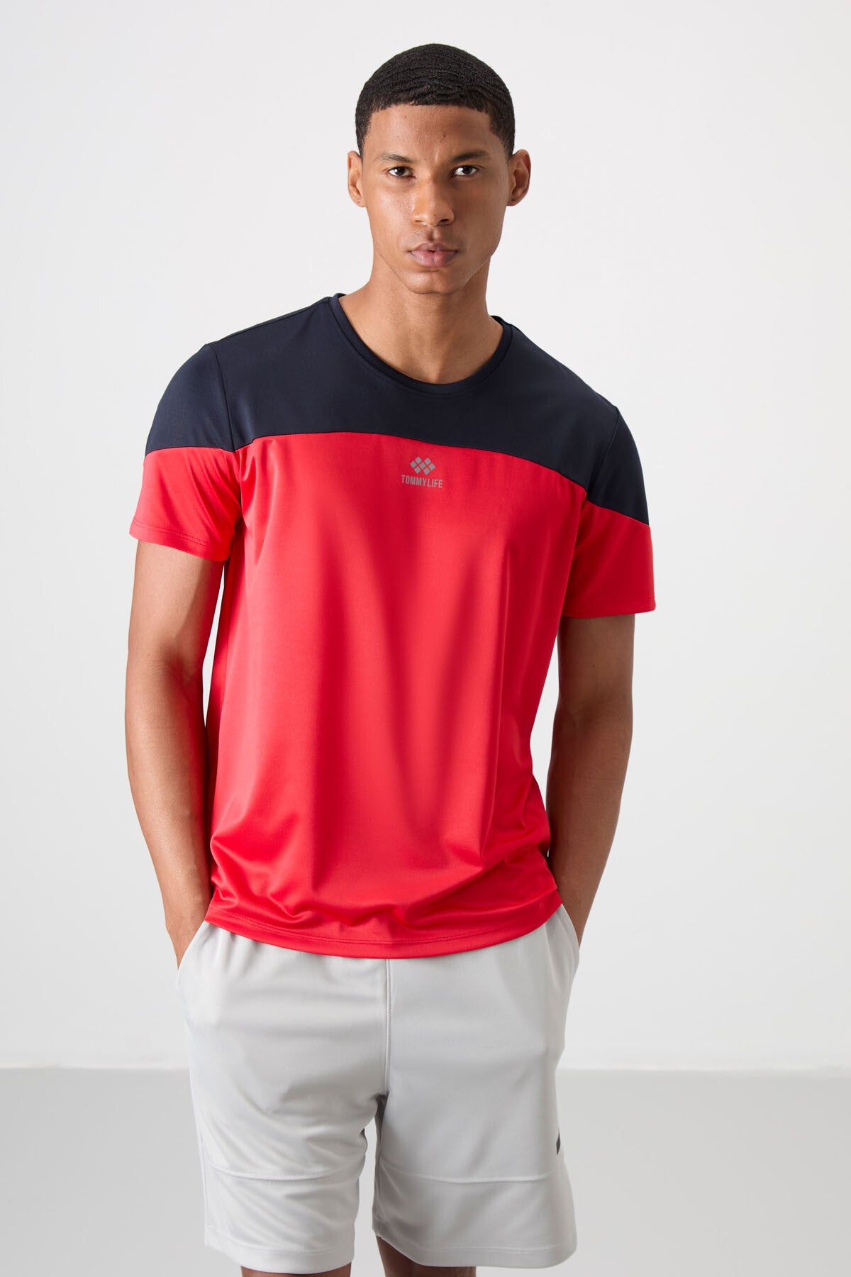 Image of Kırmızı Nefes Alan Dokulu İnce Esnek Standart Fit Erkek Performans T-Shirt - 88386
