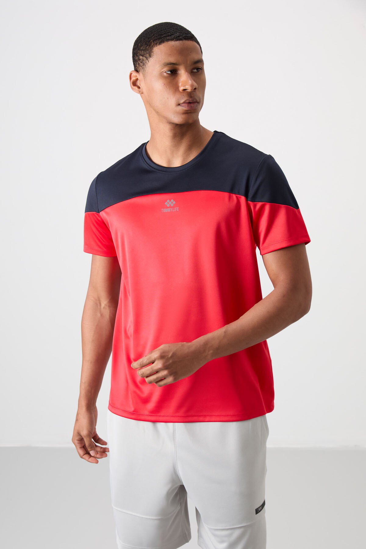 Image of Kırmızı Nefes Alan Dokulu İnce Esnek Standart Fit Erkek Performans T-Shirt - 88386