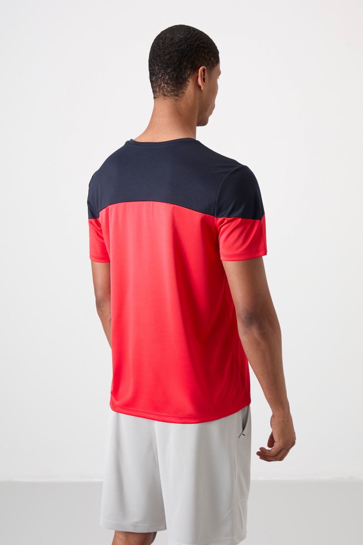 Image of Kırmızı Nefes Alan Dokulu İnce Esnek Standart Fit Erkek Performans T-Shirt - 88386