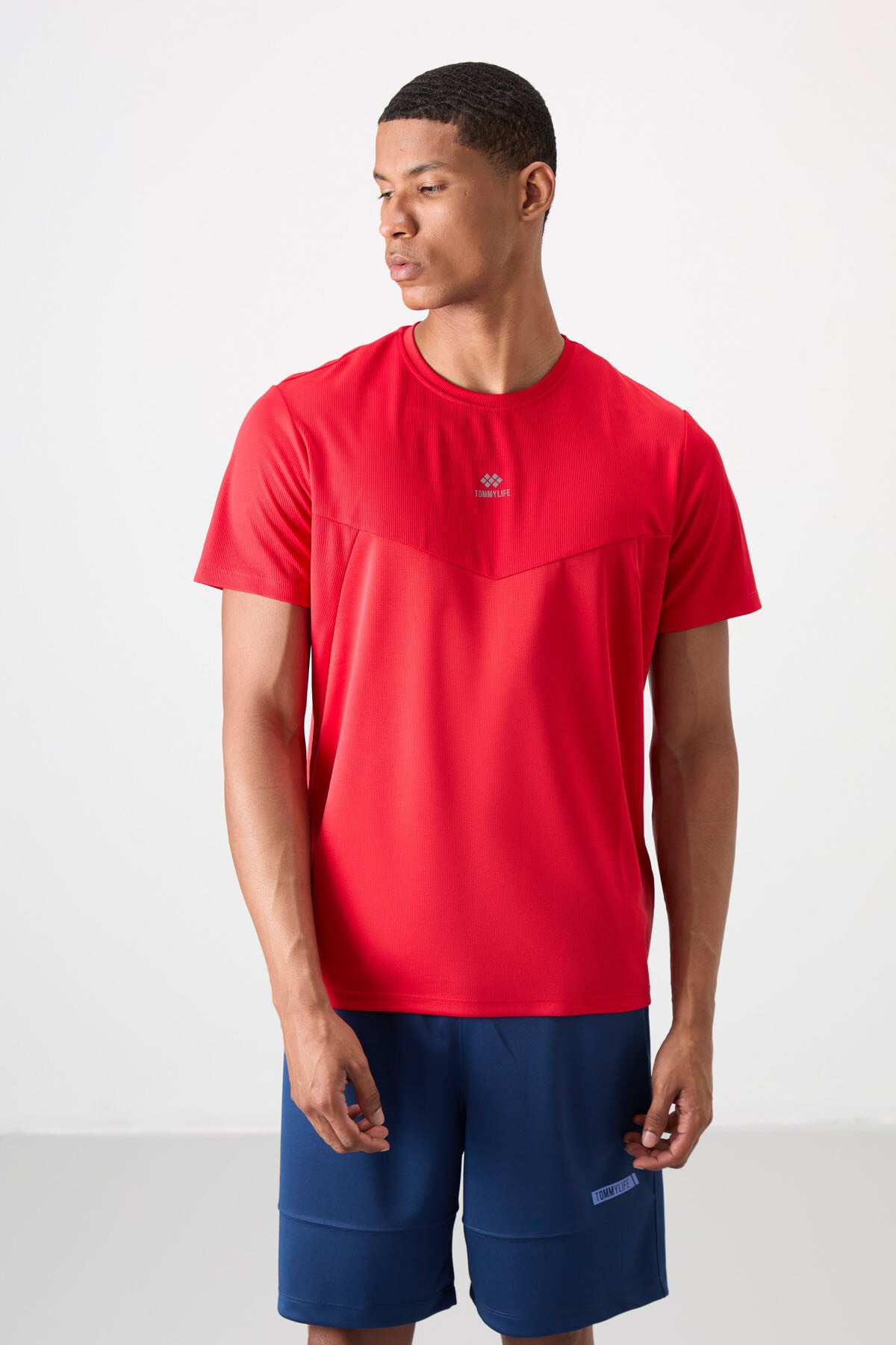 Image of Kırmızı Nefes Alan Dokulu İnce Esnek Standart Fit Erkek Performans T-Shirt - 88391