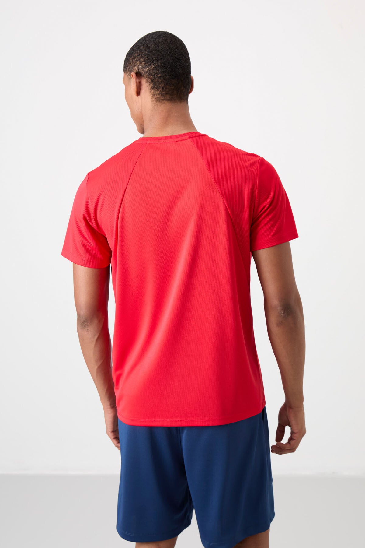 Image of Kırmızı Nefes Alan Dokulu İnce Esnek Standart Fit Erkek Performans T-Shirt - 88391