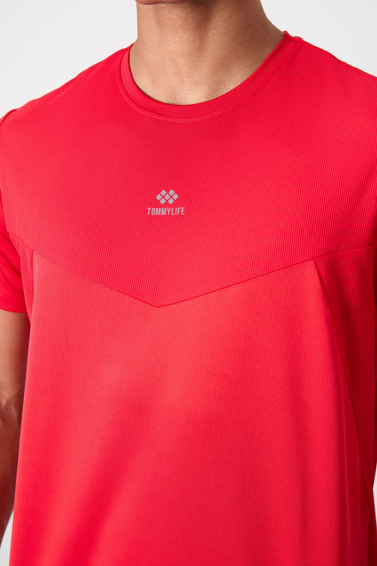 Image of Kırmızı Nefes Alan Dokulu İnce Esnek Standart Fit Erkek Performans T-Shirt - 88391