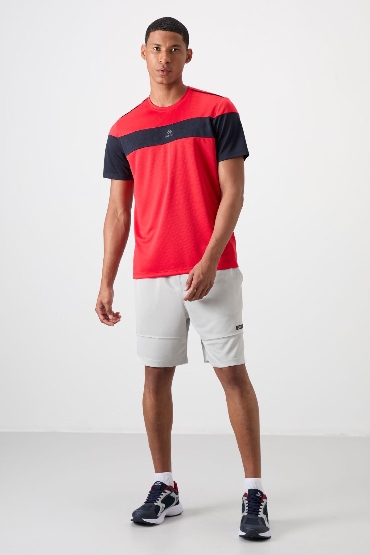 Image of Kırmızı Nefes Alan Dokulu İnce Esnek Standart Fit Erkek Performans T-Shirt - 88396