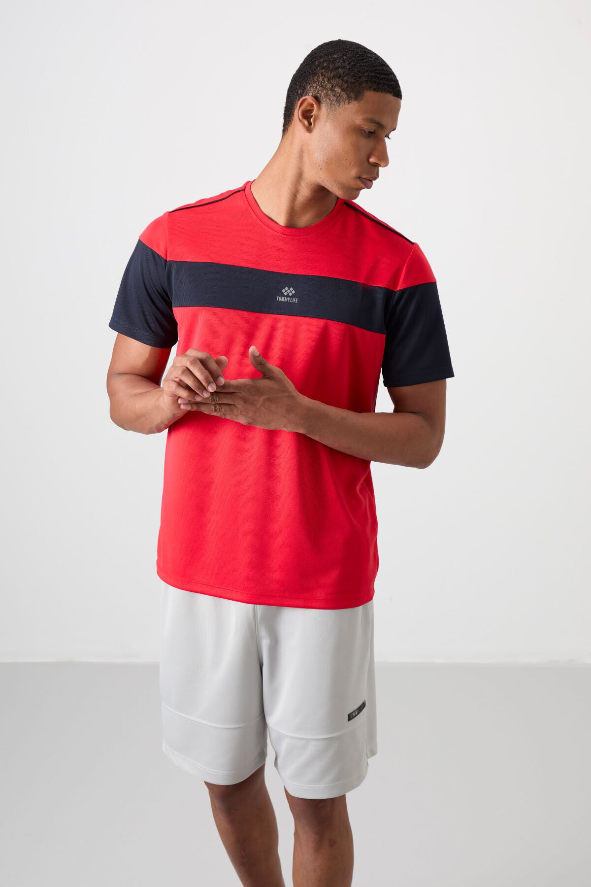 Image of Kırmızı Nefes Alan Dokulu İnce Esnek Standart Fit Erkek Performans T-Shirt - 88396