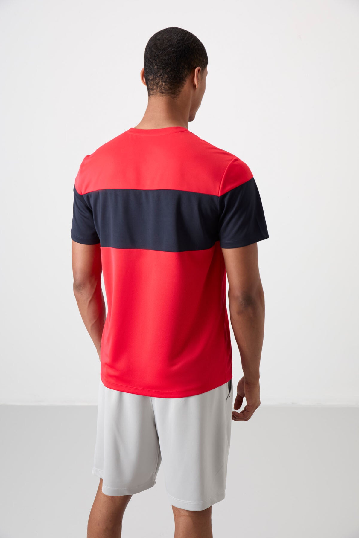 Image of Kırmızı Nefes Alan Dokulu İnce Esnek Standart Fit Erkek Performans T-Shirt - 88396