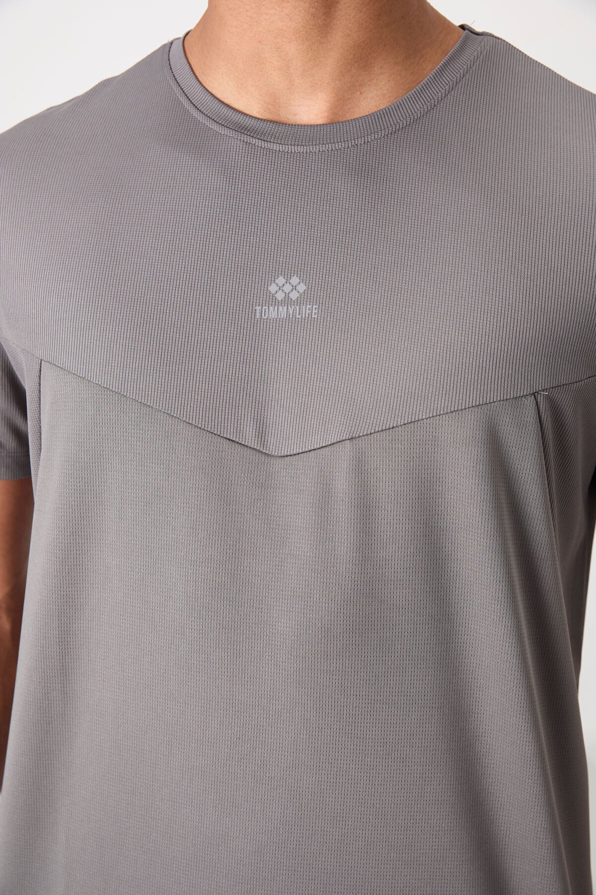 Image of Tricou sport bărbătesc gri închis, respirabil, texturat, subțire, flexibil, croială standard - 88391