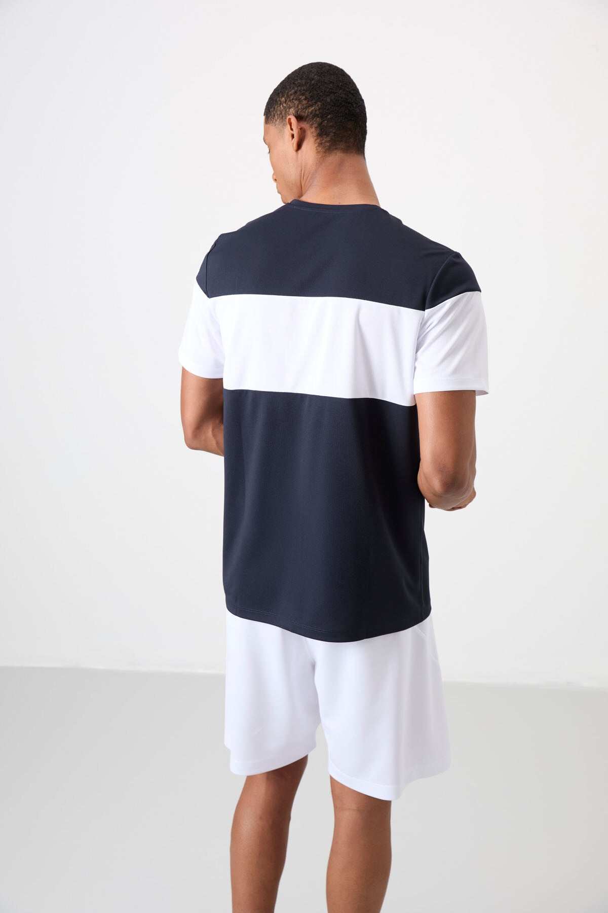 Image of Lacivert Nefes Alan Dokulu İnce Esnek Standart Fit Erkek Performans T-Shirt - 88396