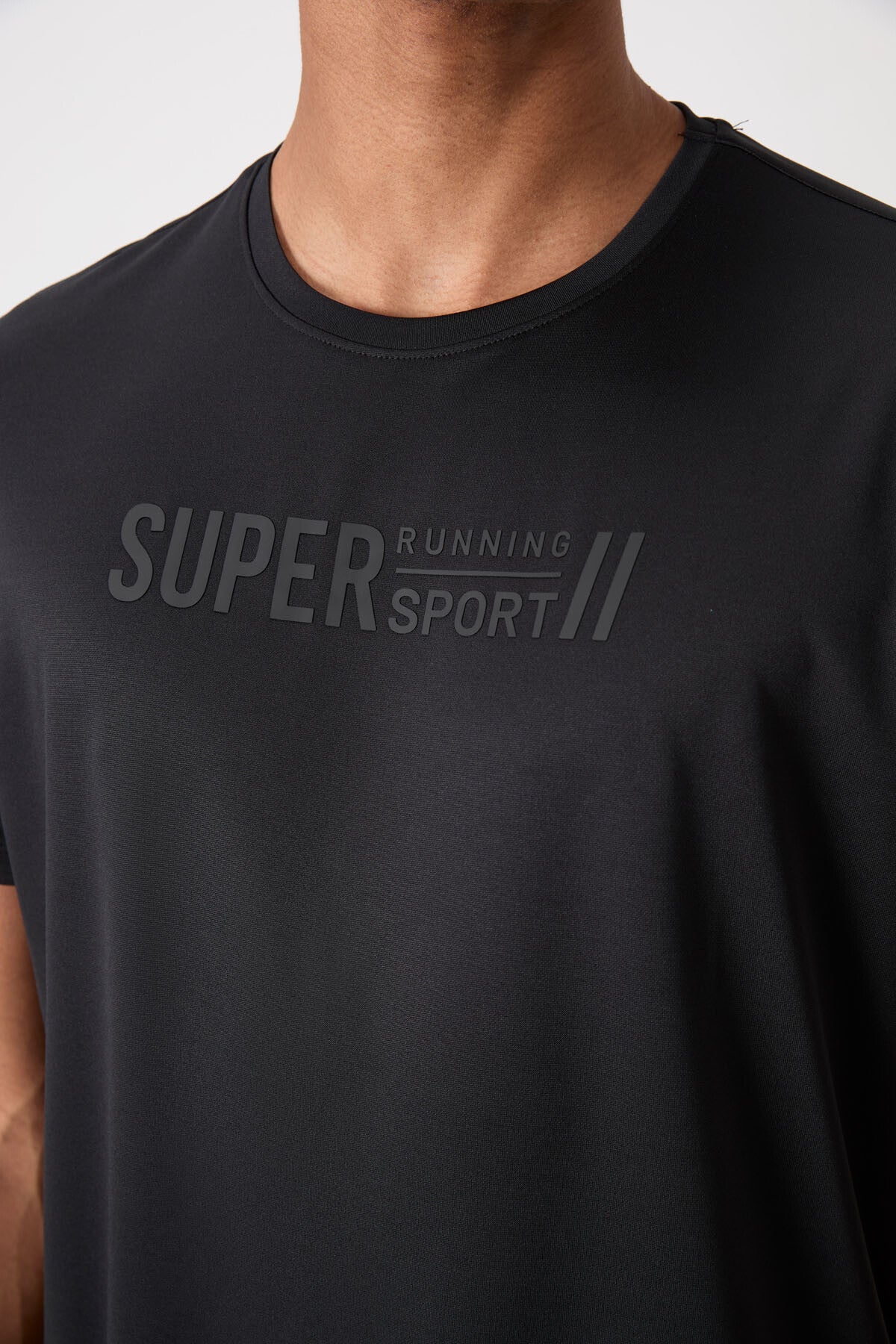 Image of Siyah Nefes Alan Dokulu İnce Esnek Standart Fit Erkek Performans T-Shirt - 88385