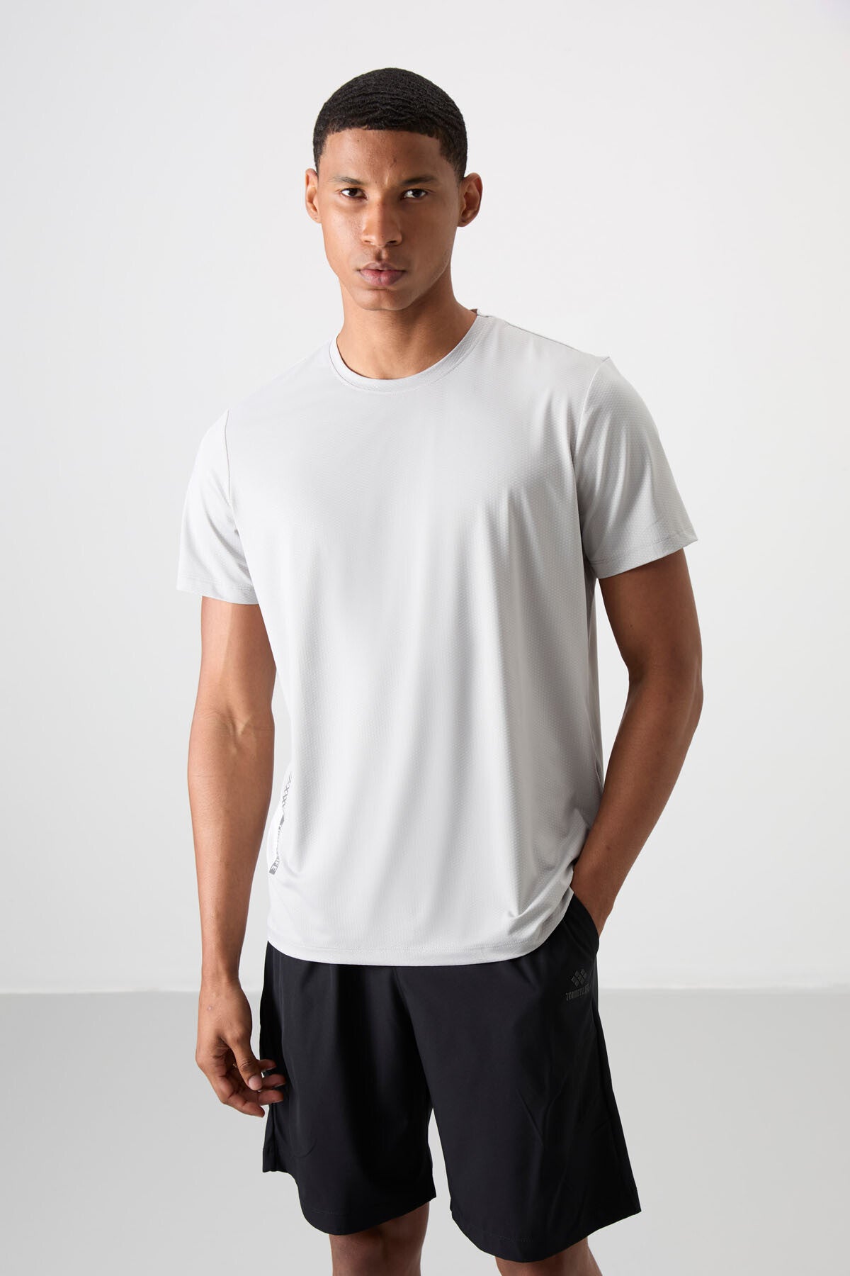 Image of Taş Nefes Alan Dokulu İnce Esnek Standart Fit Erkek Performans T-Shirt - 88388