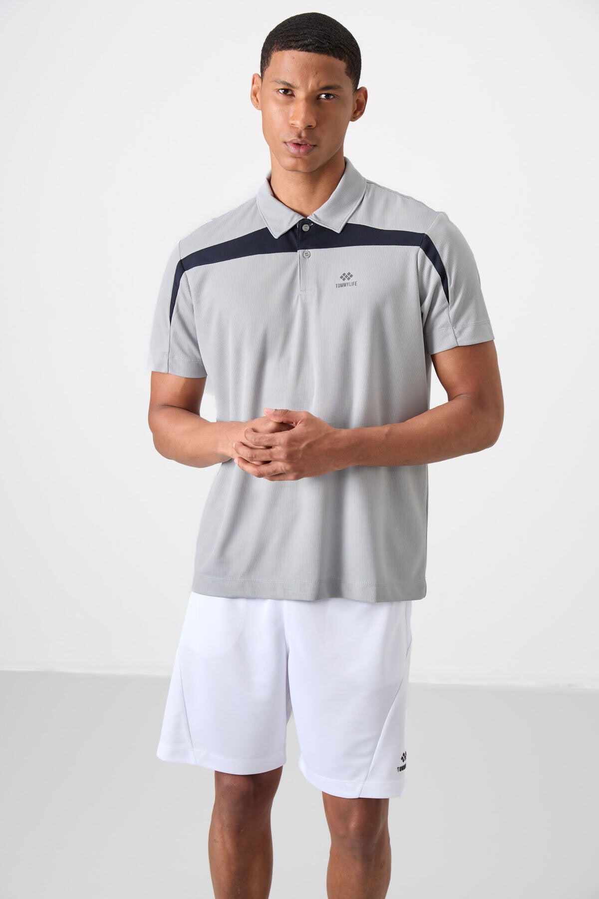 Image of Gri Nefes Alan Dokulu İnce Esnek Standart Fit Polo Yaka Erkek Performans T-Shirt - 88392