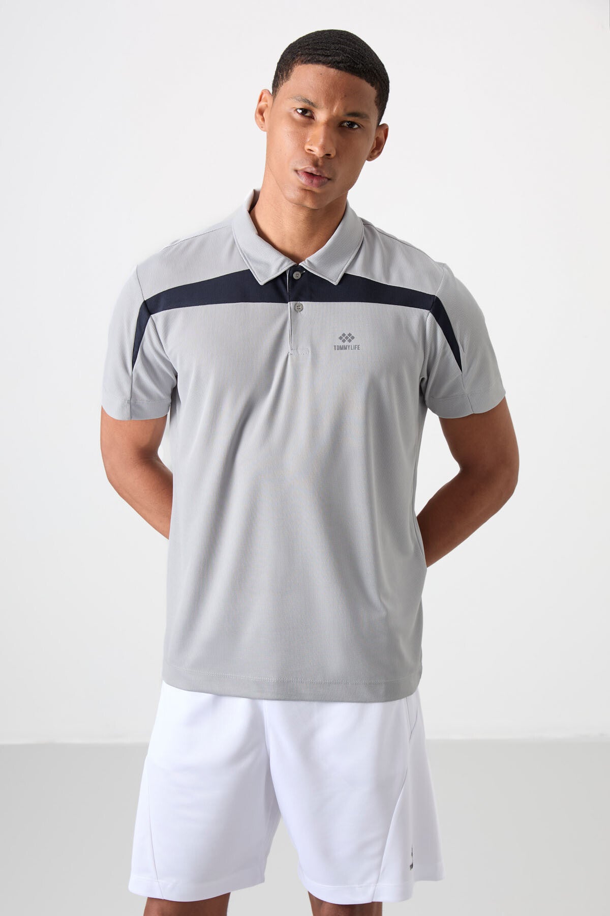 Image of Gri Nefes Alan Dokulu İnce Esnek Standart Fit Polo Yaka Erkek Performans T-Shirt - 88392