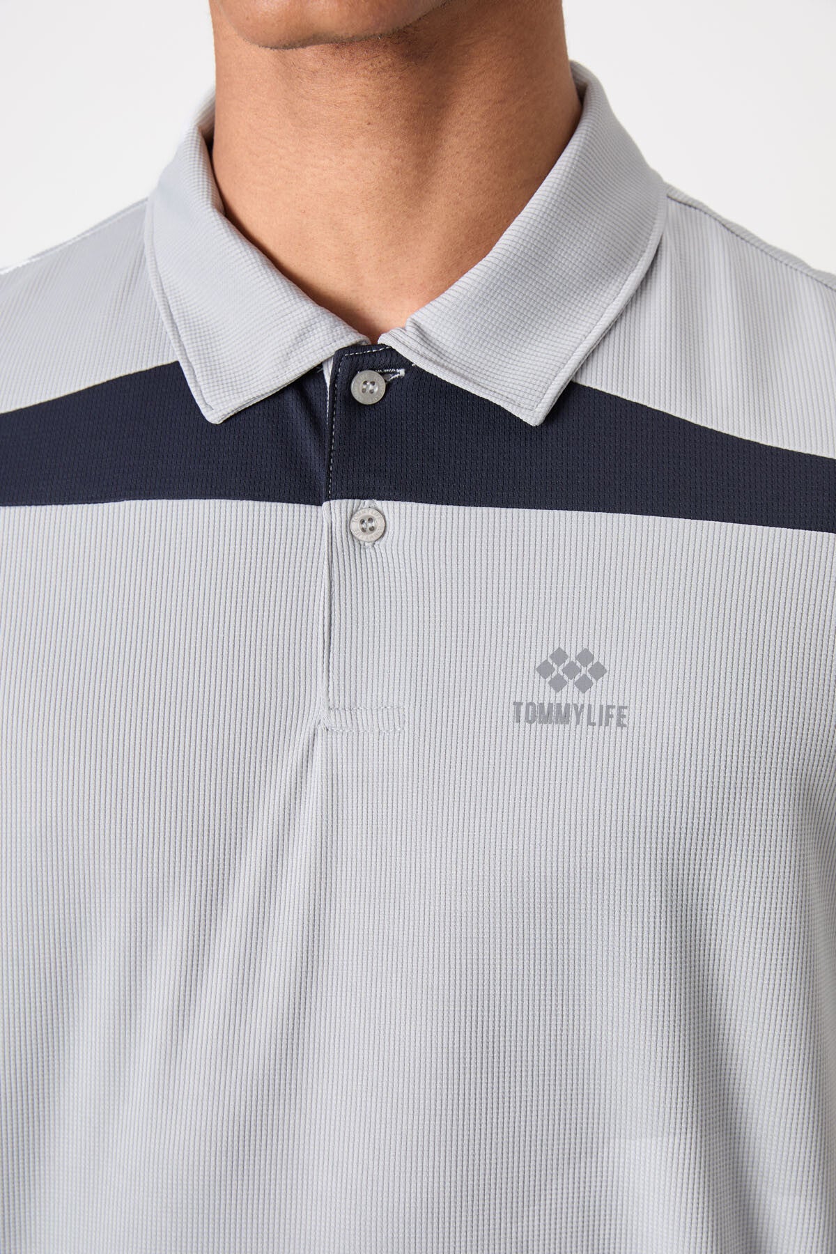 Image of Gri Nefes Alan Dokulu İnce Esnek Standart Fit Polo Yaka Erkek Performans T-Shirt - 88392