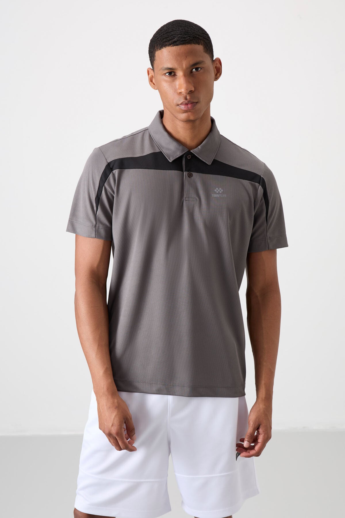Image of Koyu Gri Nefes Alan Dokulu İnce Esnek Standart Fit Polo Yaka Erkek Performans T-Shirt - 88392