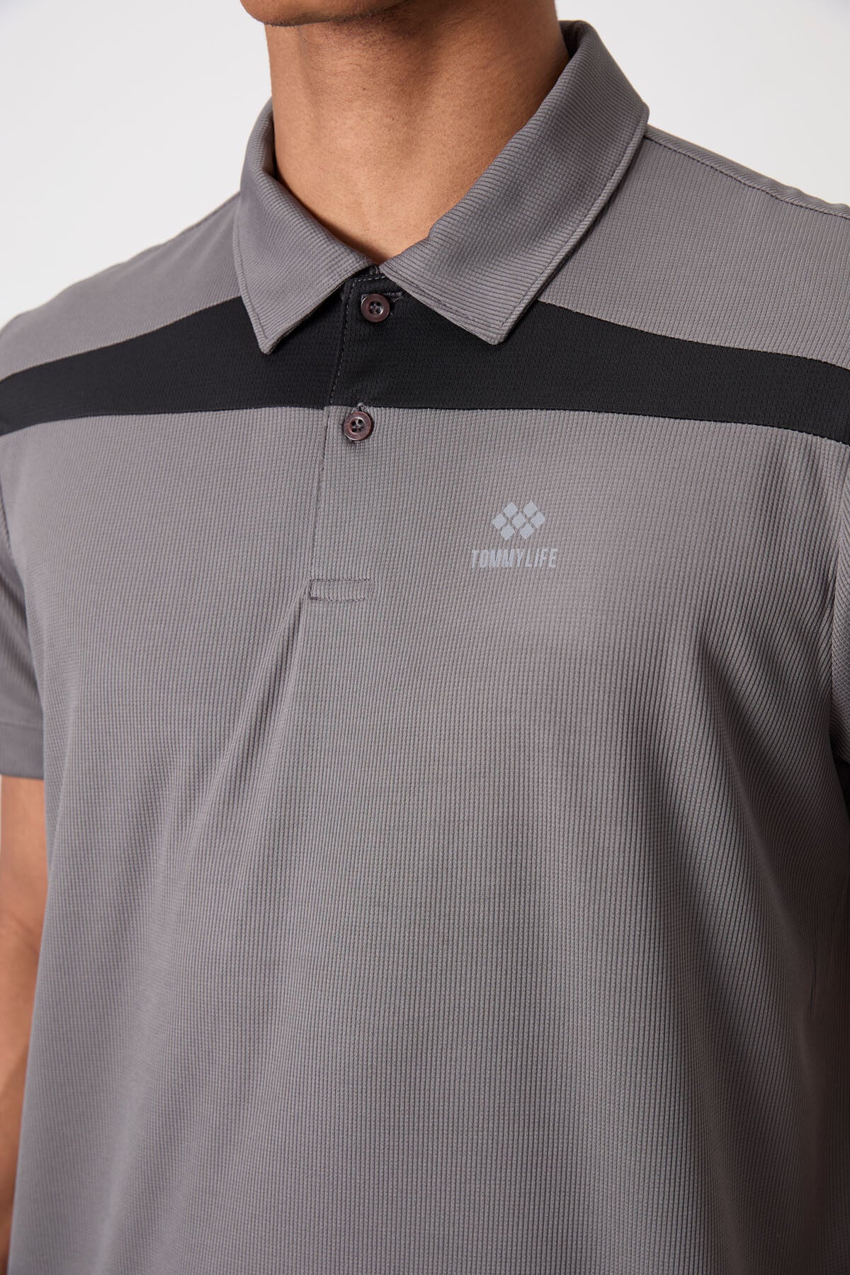 Image of Tricou sport bărbătesc gri închis, respirabil, texturat, subțire, flexibil, croială standard, cu guler polo - 88392